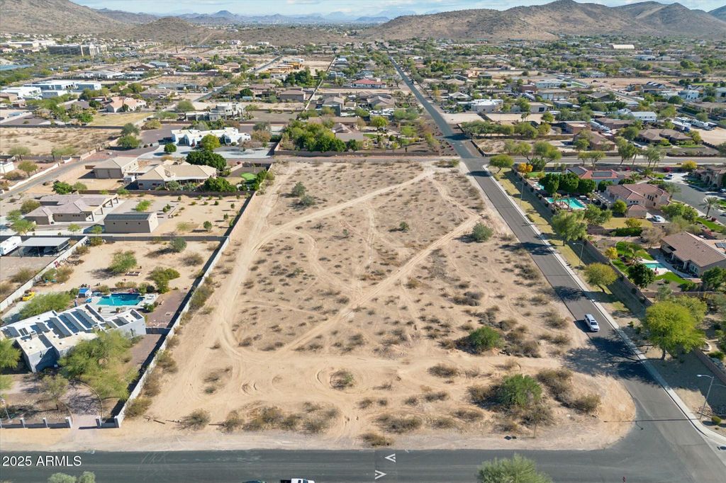 Photo of 24 N 72nd Avenue #-, Peoria, AZ 85383 (MLS # 6800225)