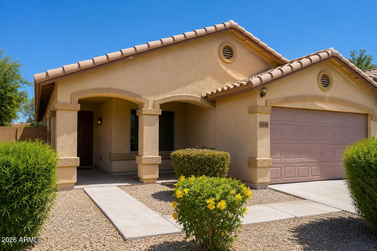 5256 W PLEASANT Lane
