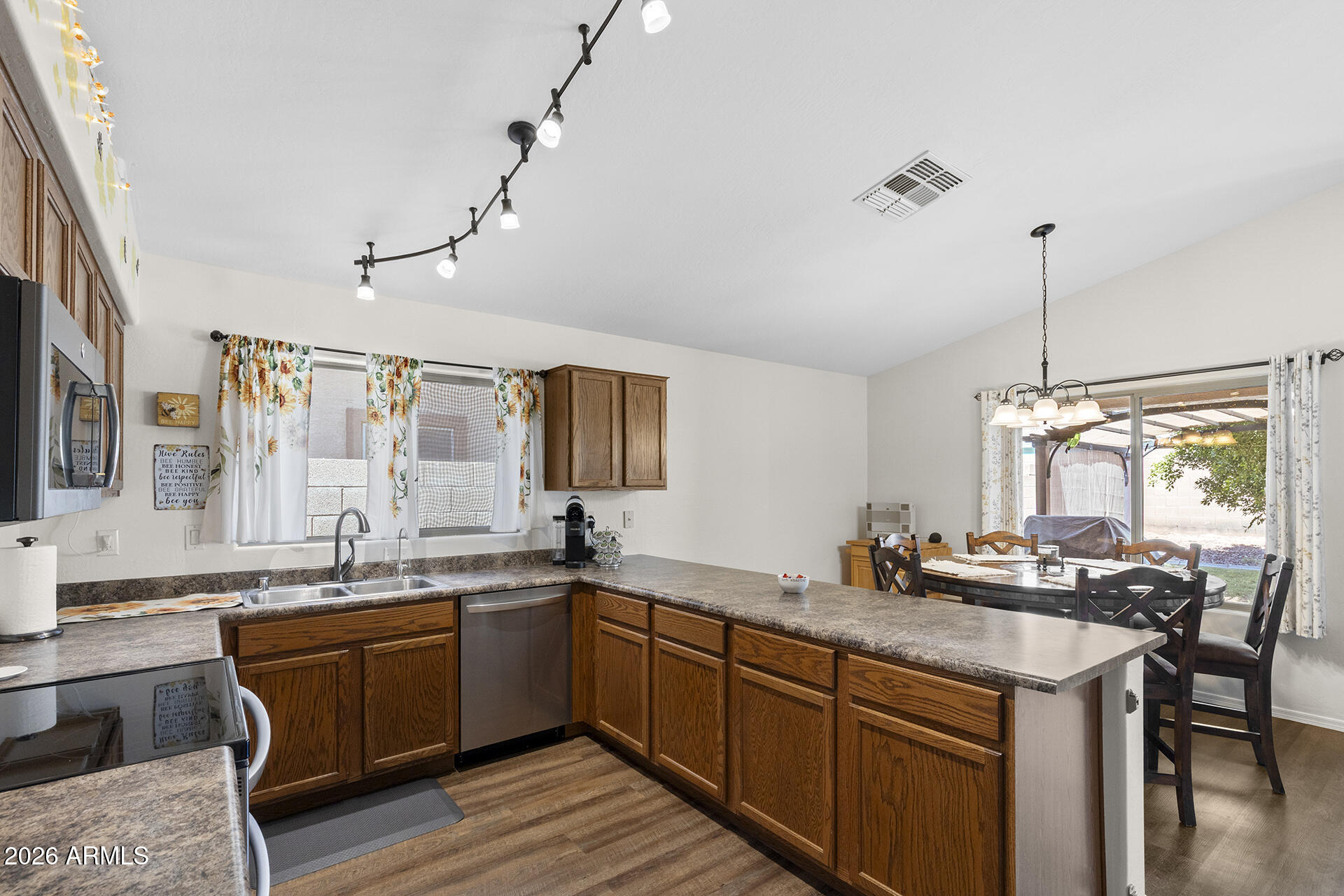 25542 W PIONEER Street