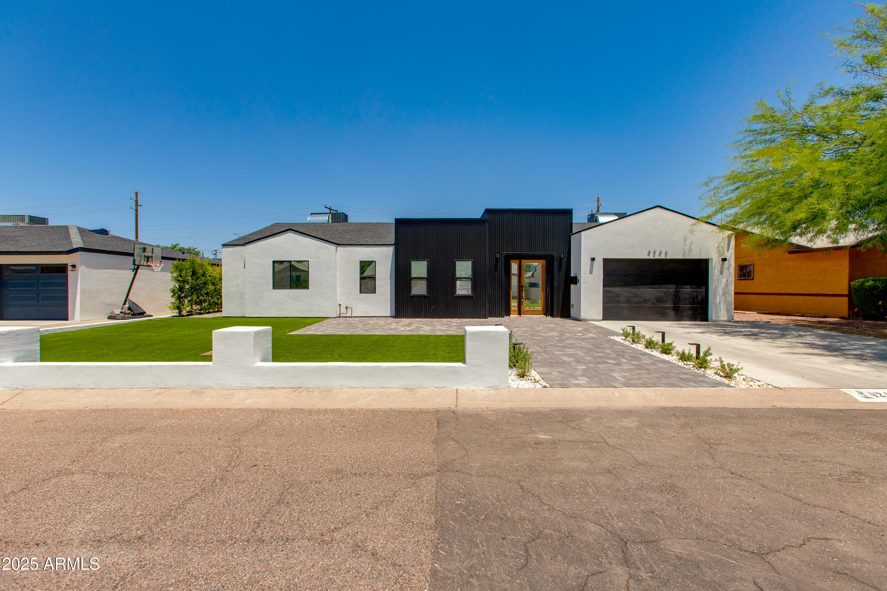 4246 E MULBERRY Drive