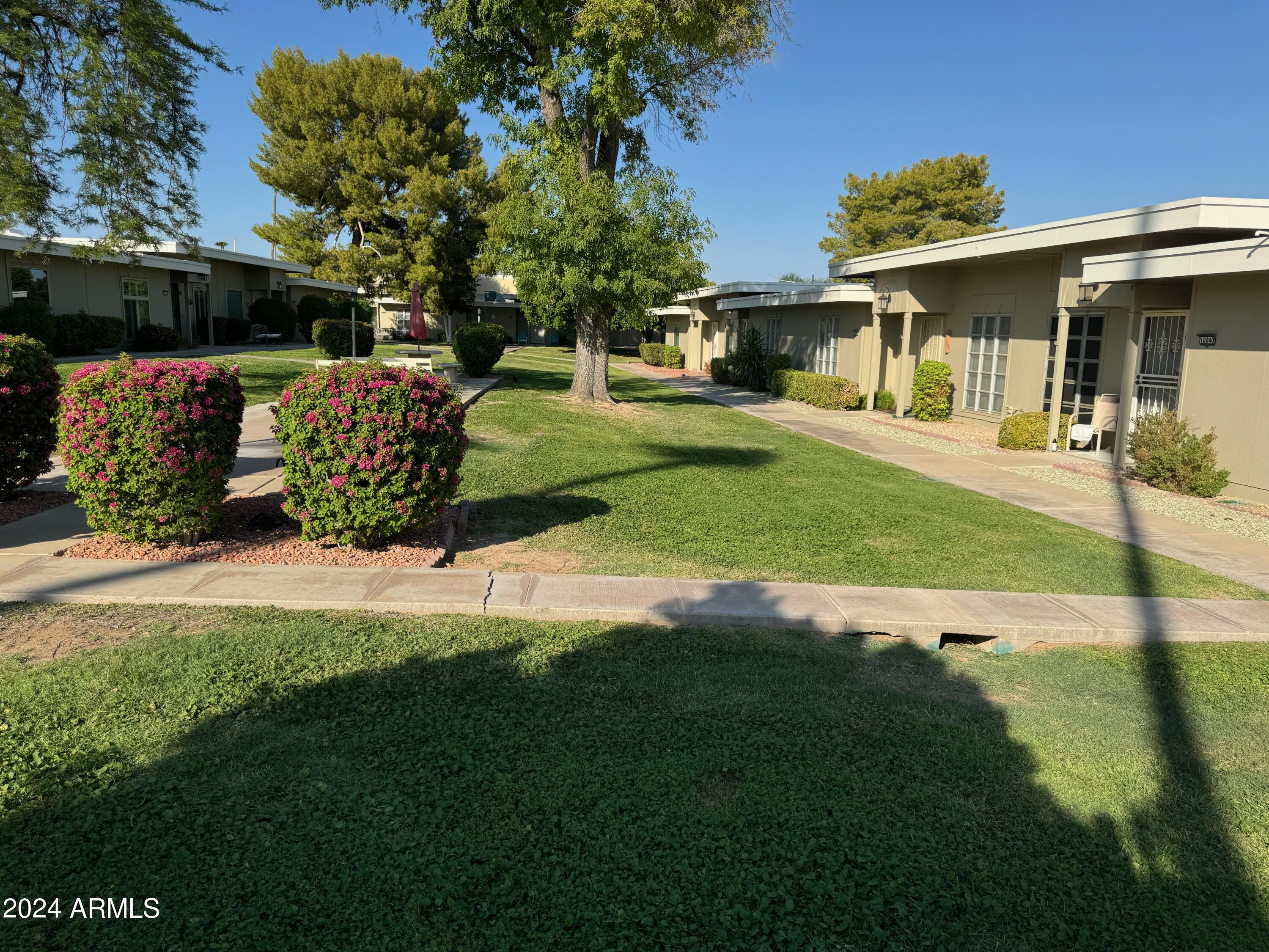 10038 W LANCASTER Drive