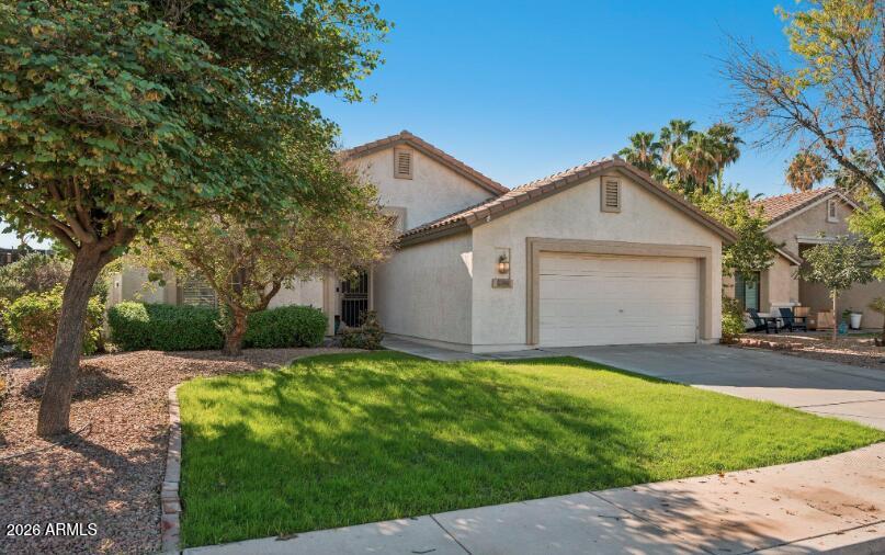 309 E MESQUITE Street