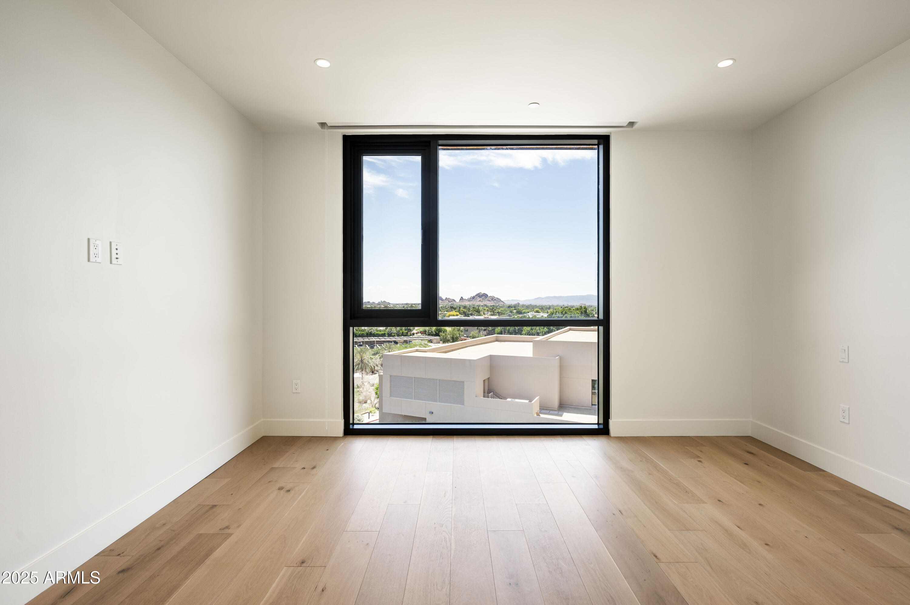 Ascent at the Phoenician Mountainside Condominium - Residential