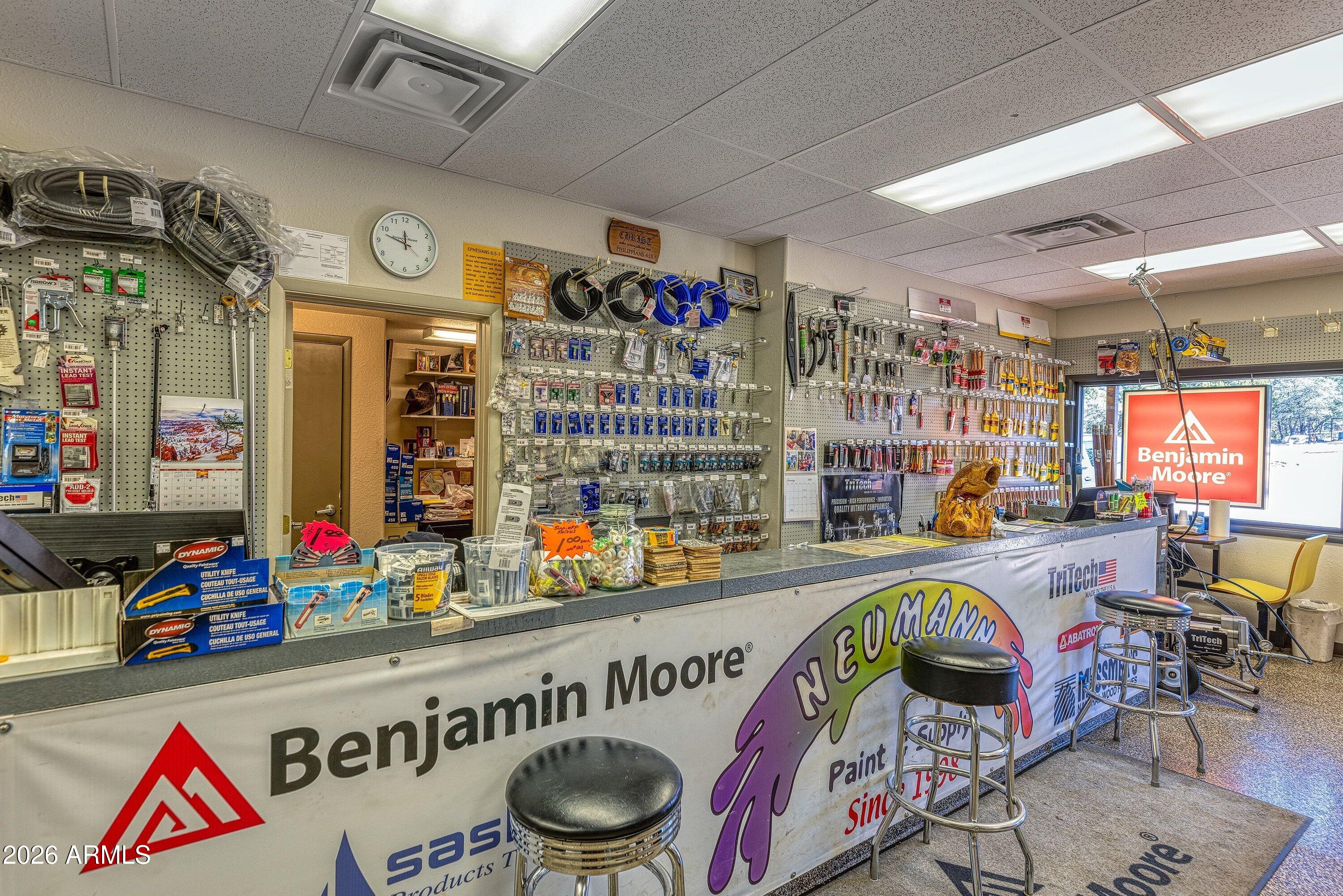 1006 N BEELINE Highway