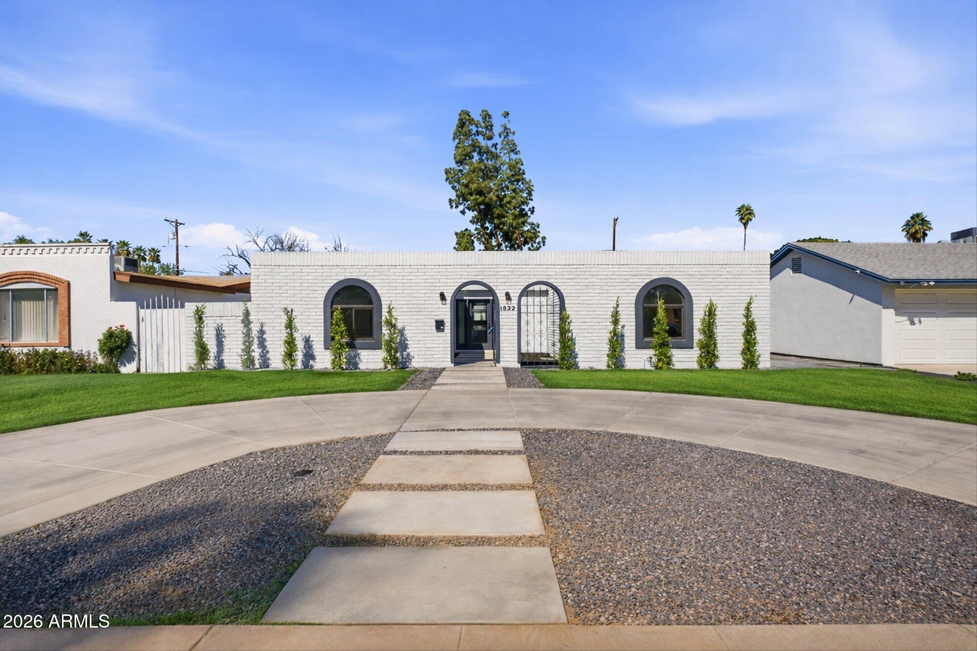 1822 W HIGHLAND Avenue