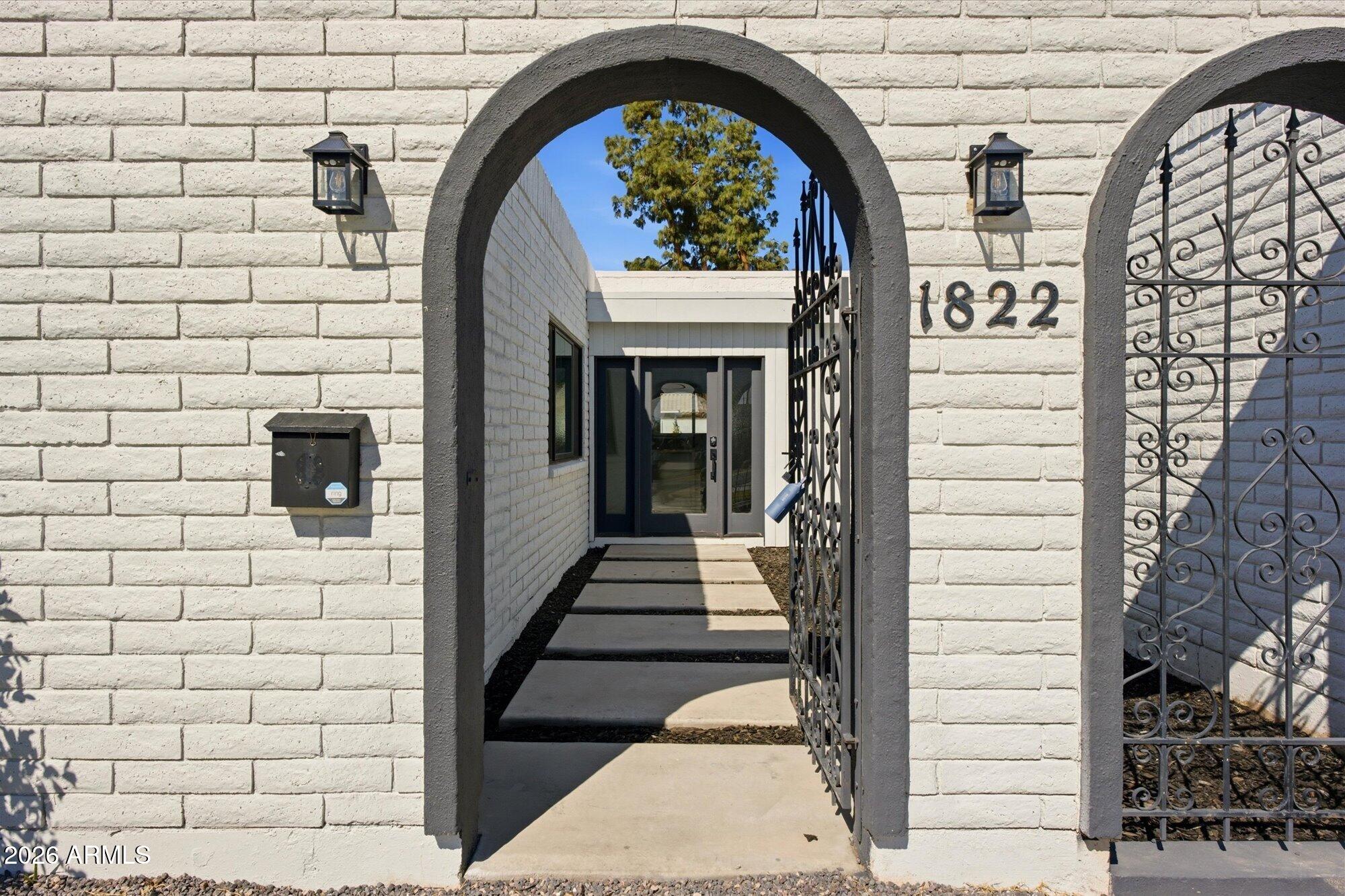 1822 W HIGHLAND Avenue