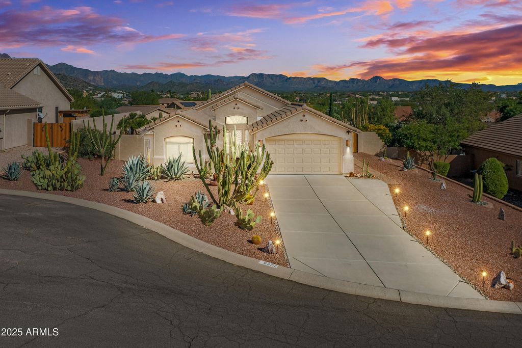 Photo of 6377 S Kiva Circle, Gold Canyon, AZ 85118 (MLS # 6943896)