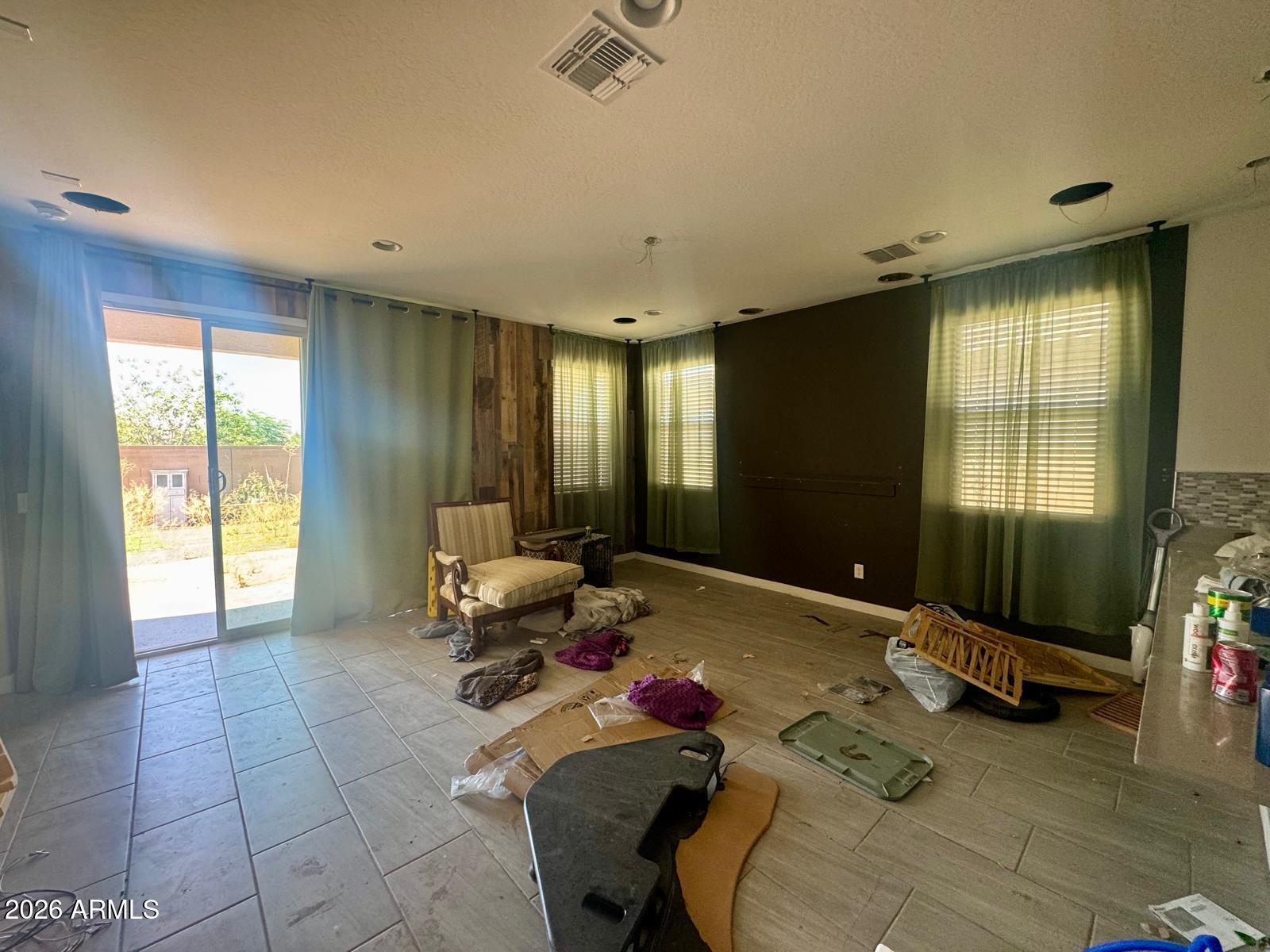 3442 E DAKOTA Drive