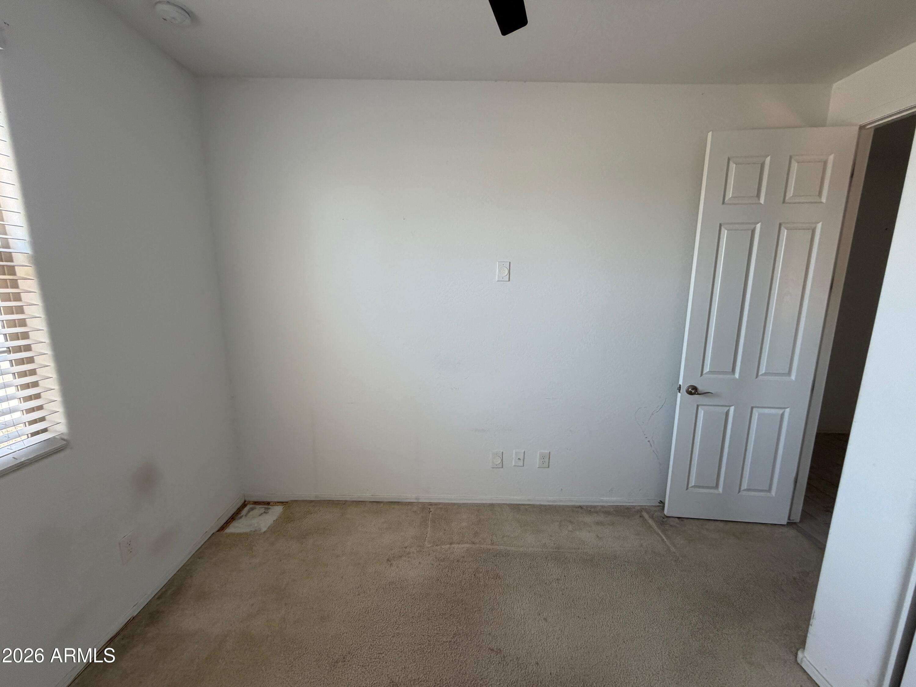 1089 W ELM Avenue