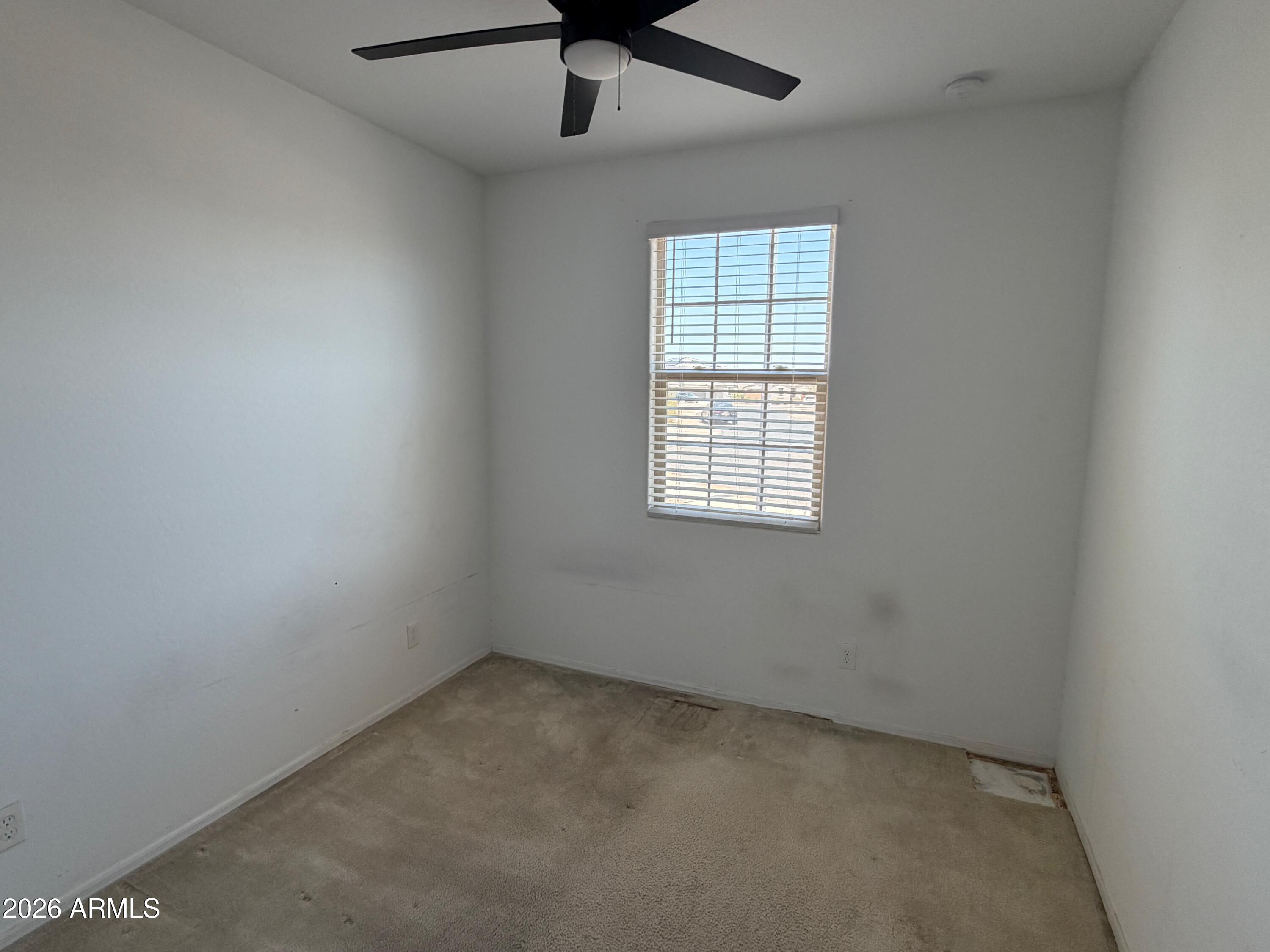 1089 W ELM Avenue
