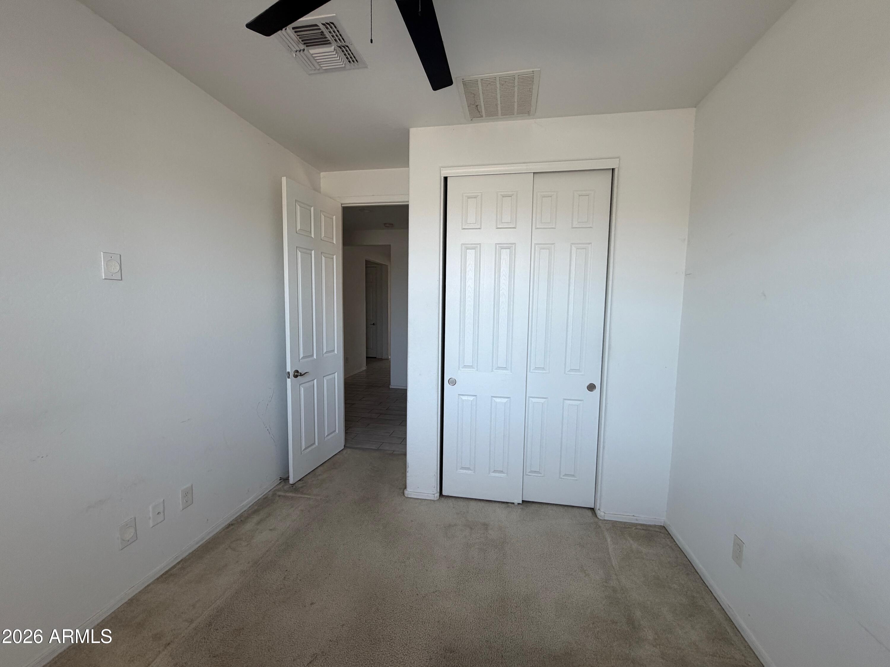 1089 W ELM Avenue