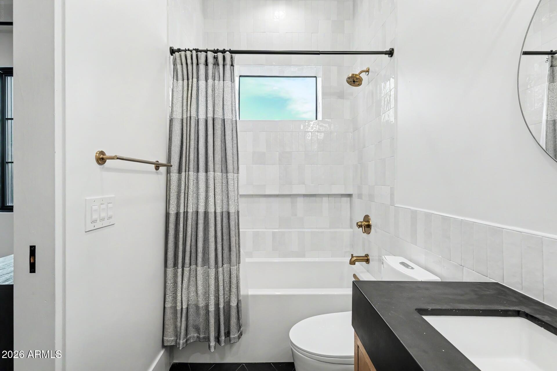 FAIRLANE 3 - Residential