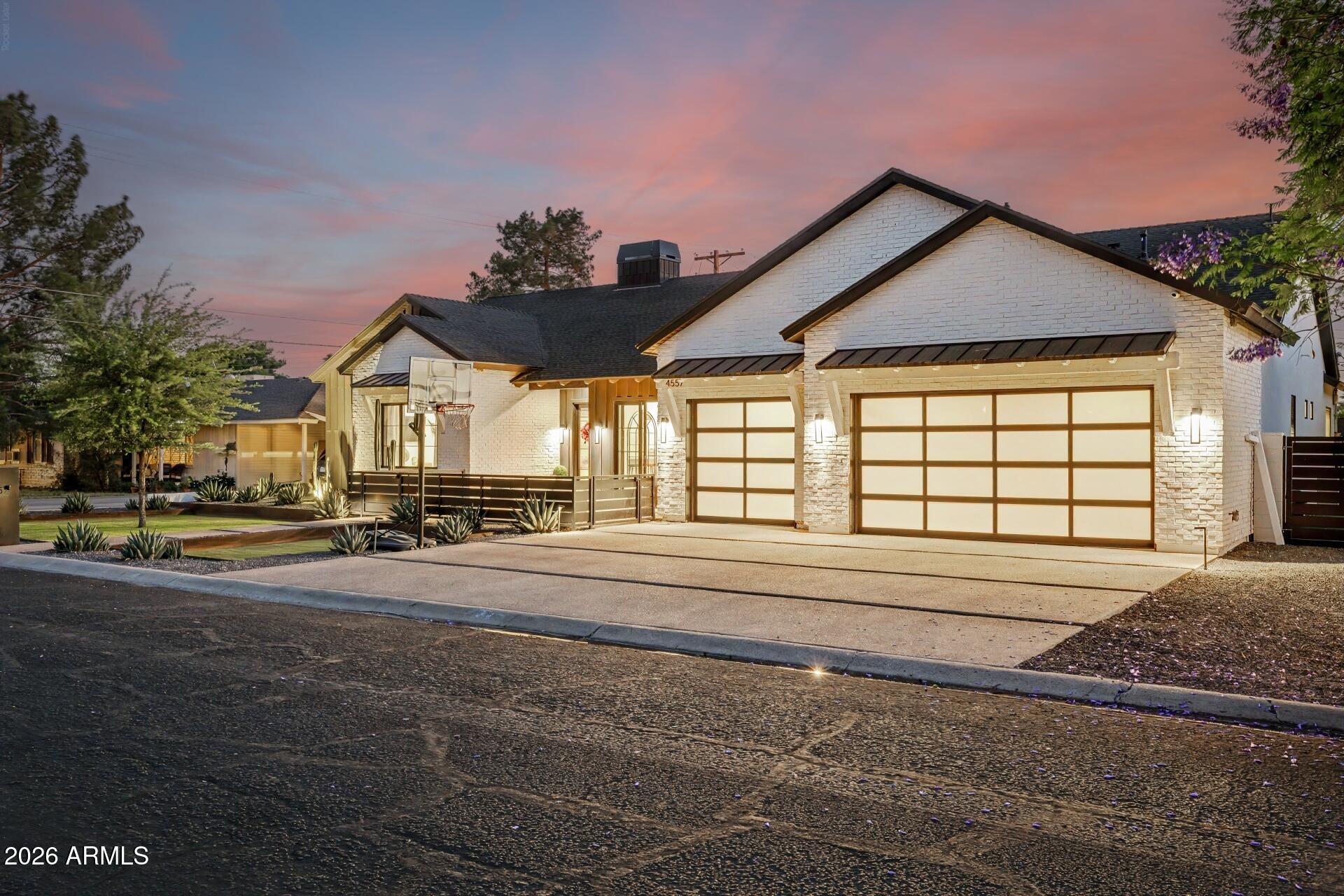 4557 E CALLE TUBERIA --