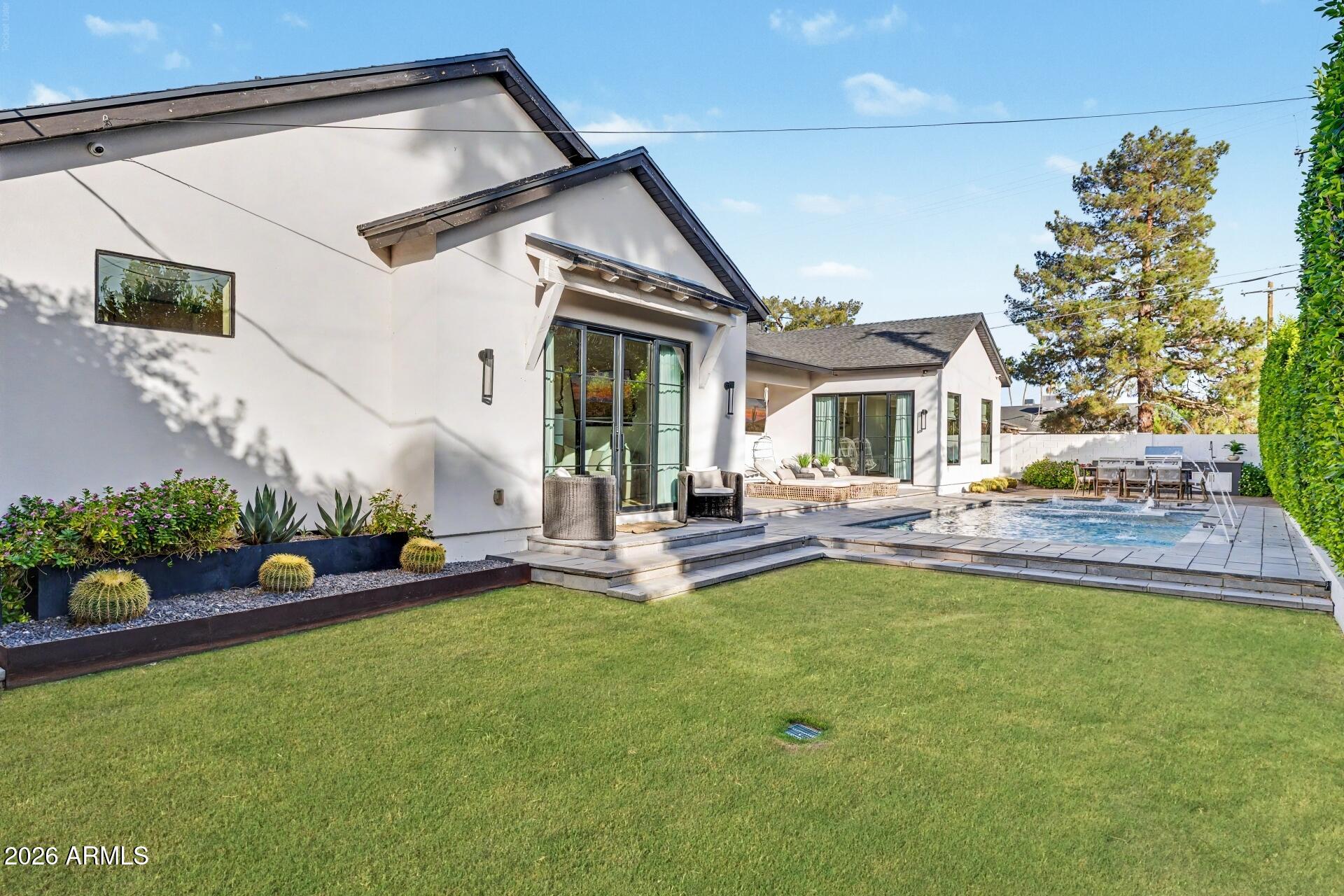 FAIRLANE 3 - Residential