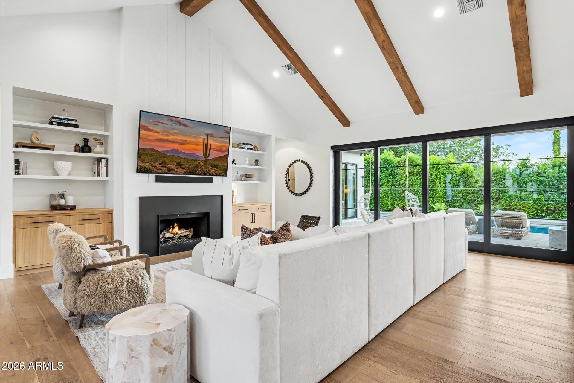 4557 E CALLE TUBERIA --