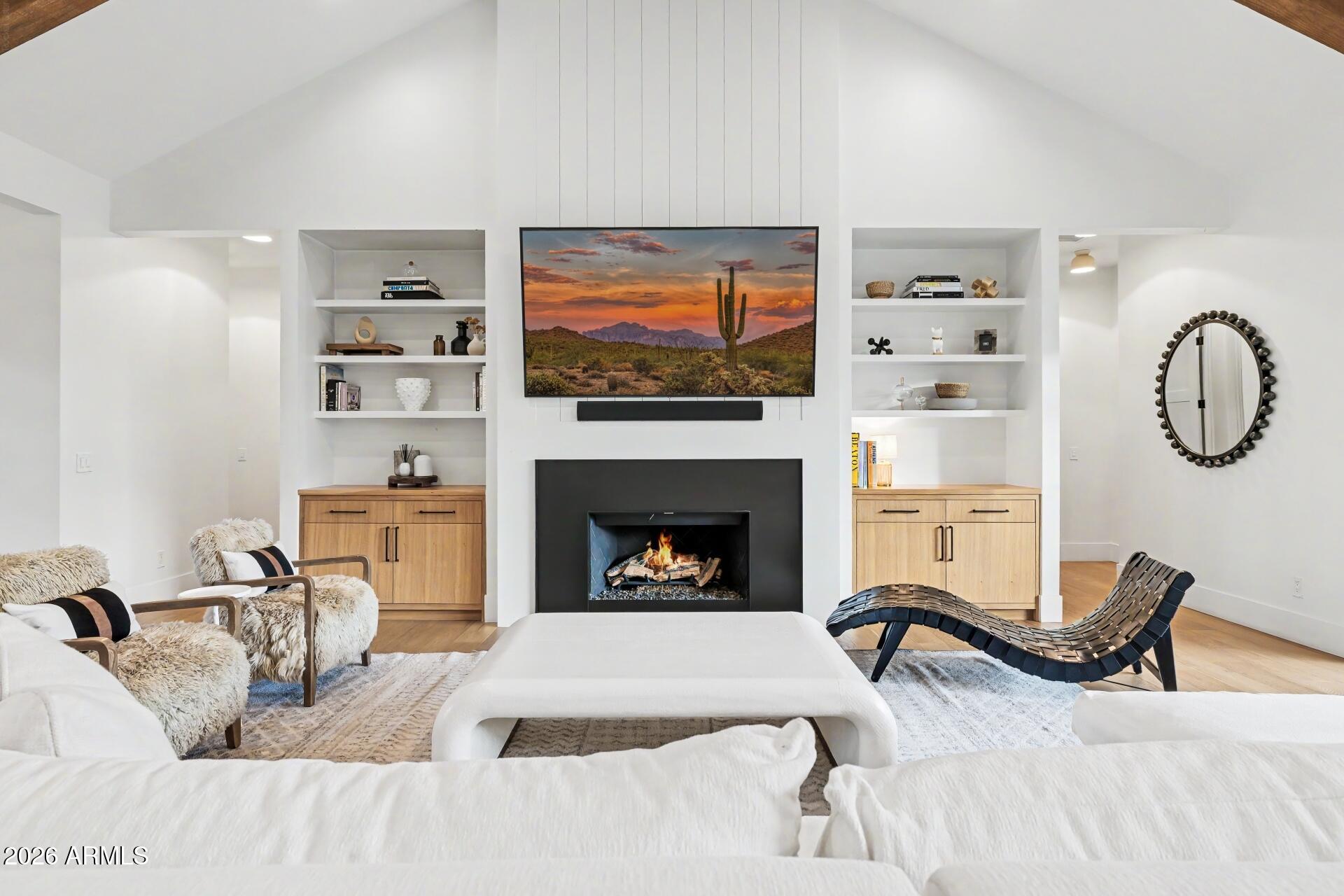 4557 E CALLE TUBERIA --