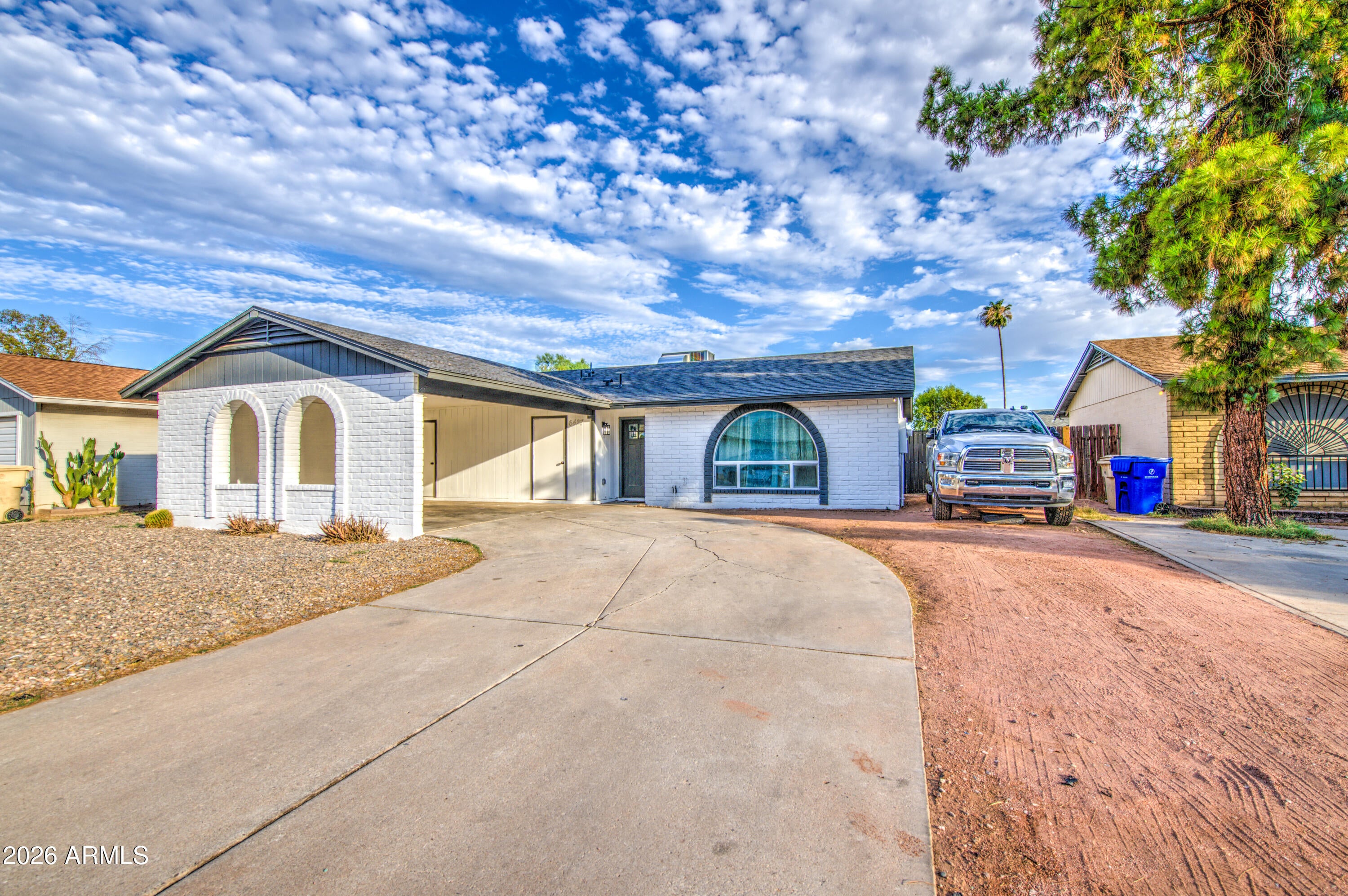 6427 W LAWRENCE Road