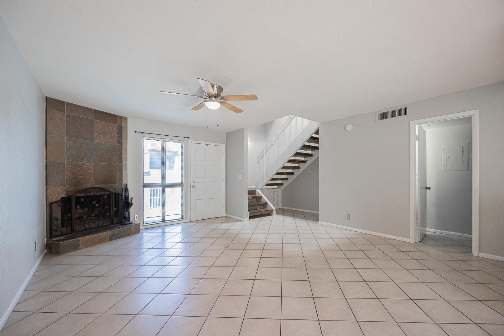 1401 E PUGET Avenue 23