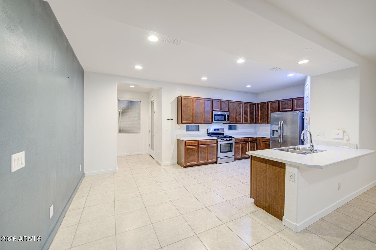 2239 W Donner Drive