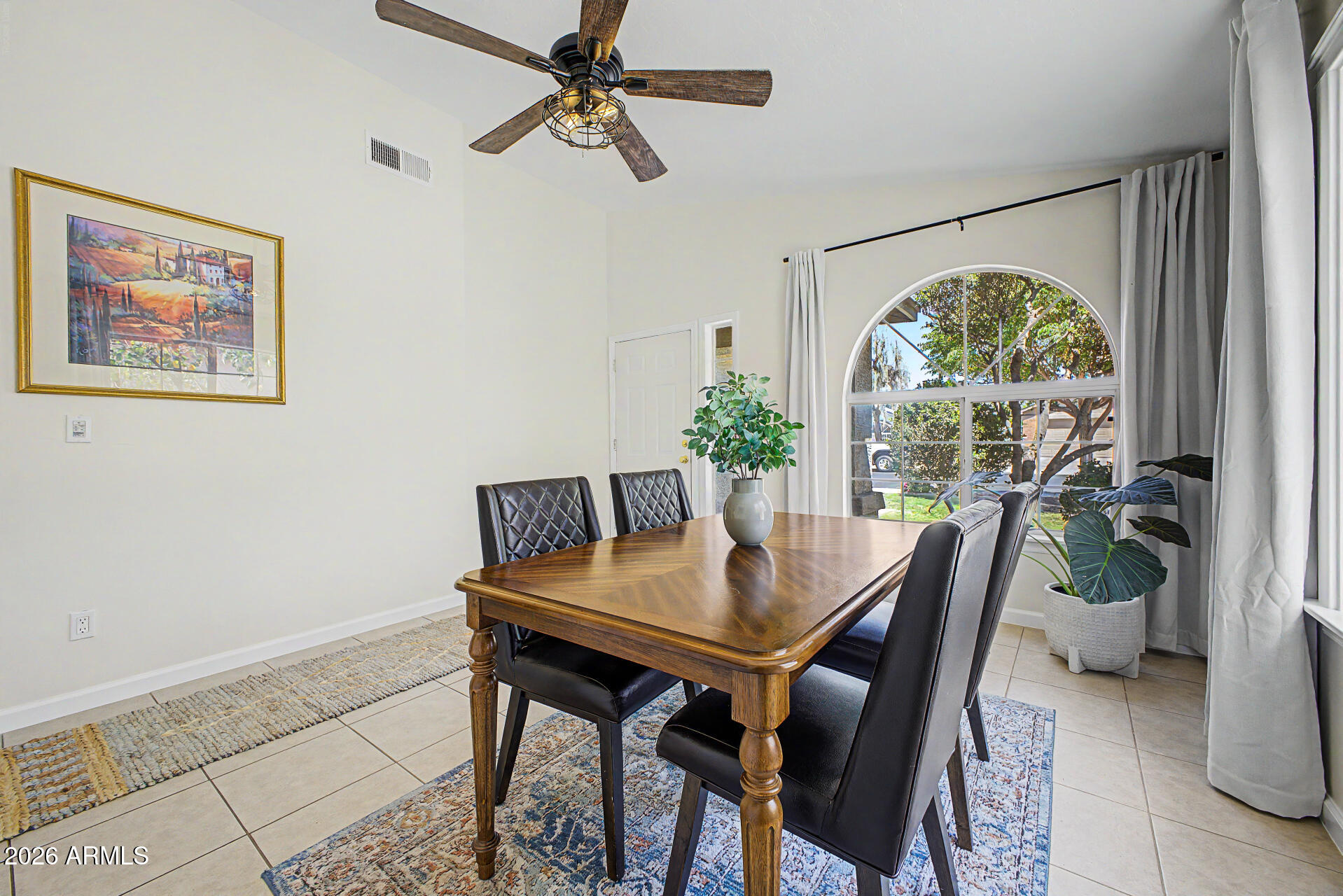 8527 E CLOVIS Avenue