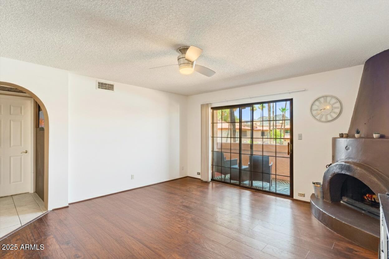 10410 N CAVE CREEK Road 2229