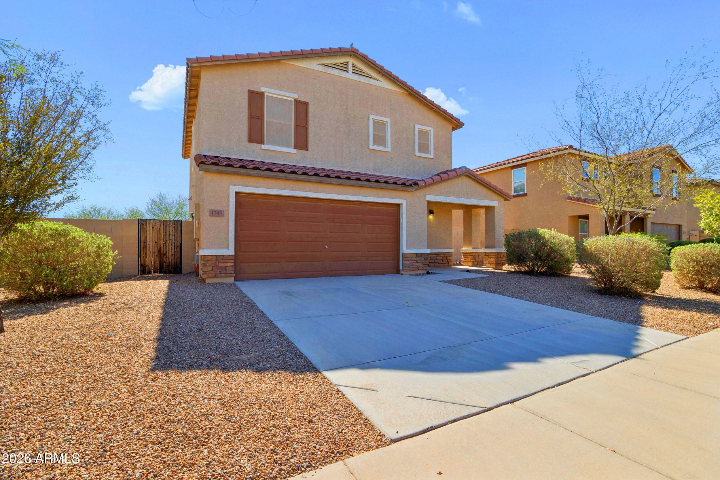 1748 N LOGAN Lane