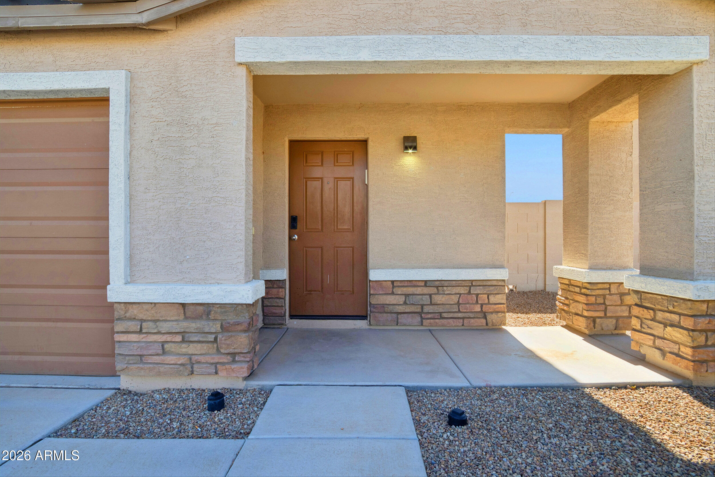 1748 N LOGAN Lane