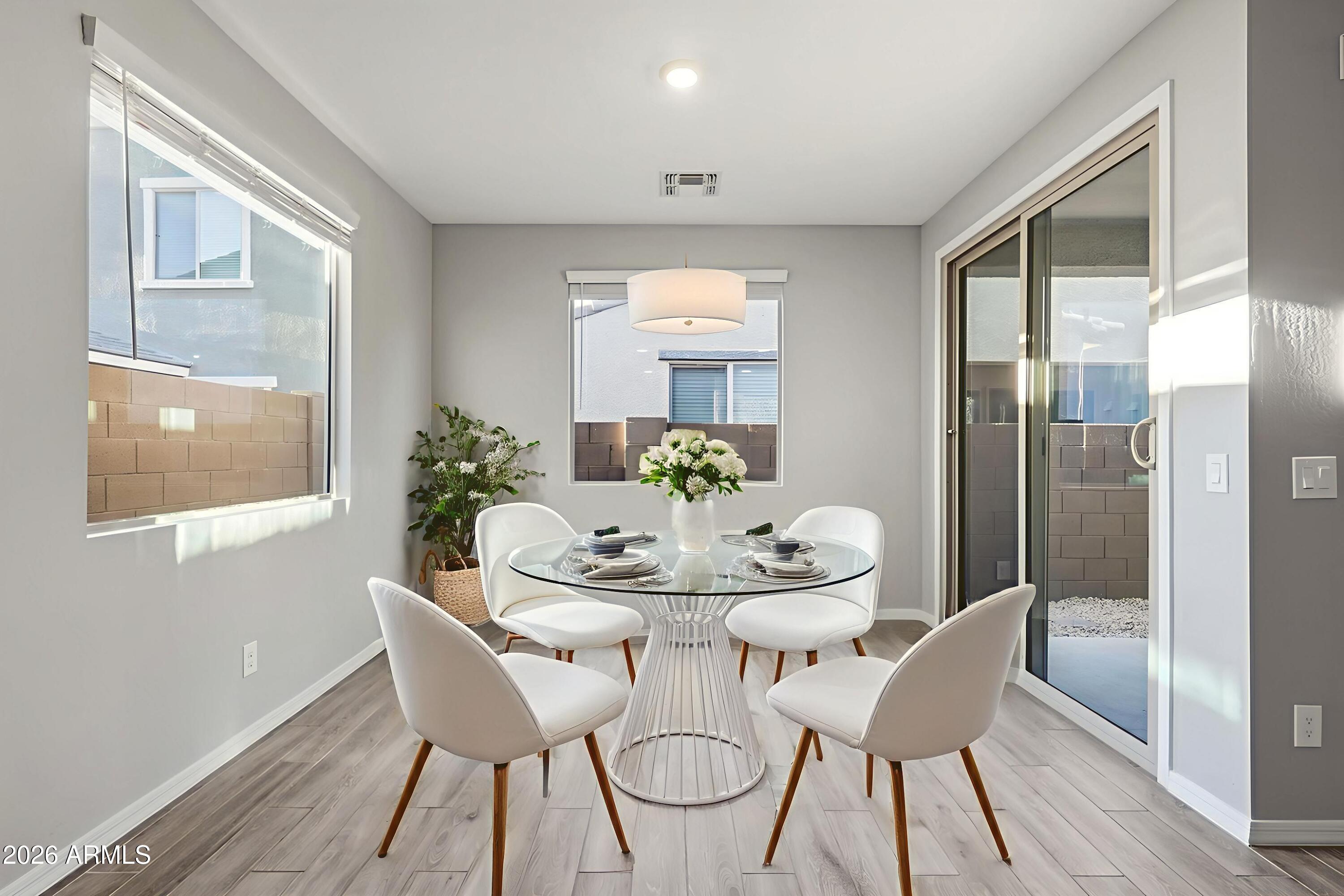 9426 E SATURN Avenue