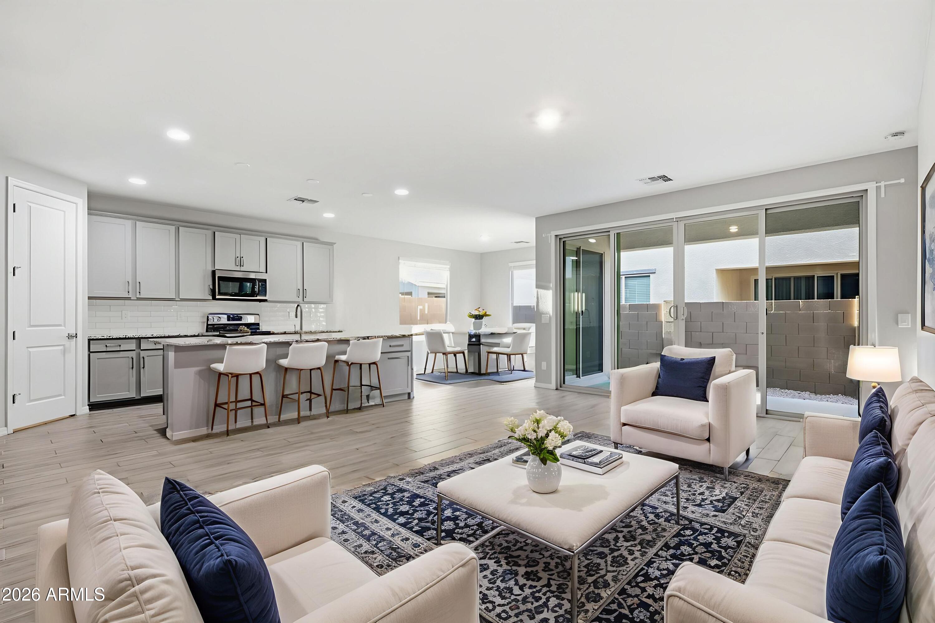 9426 E SATURN Avenue