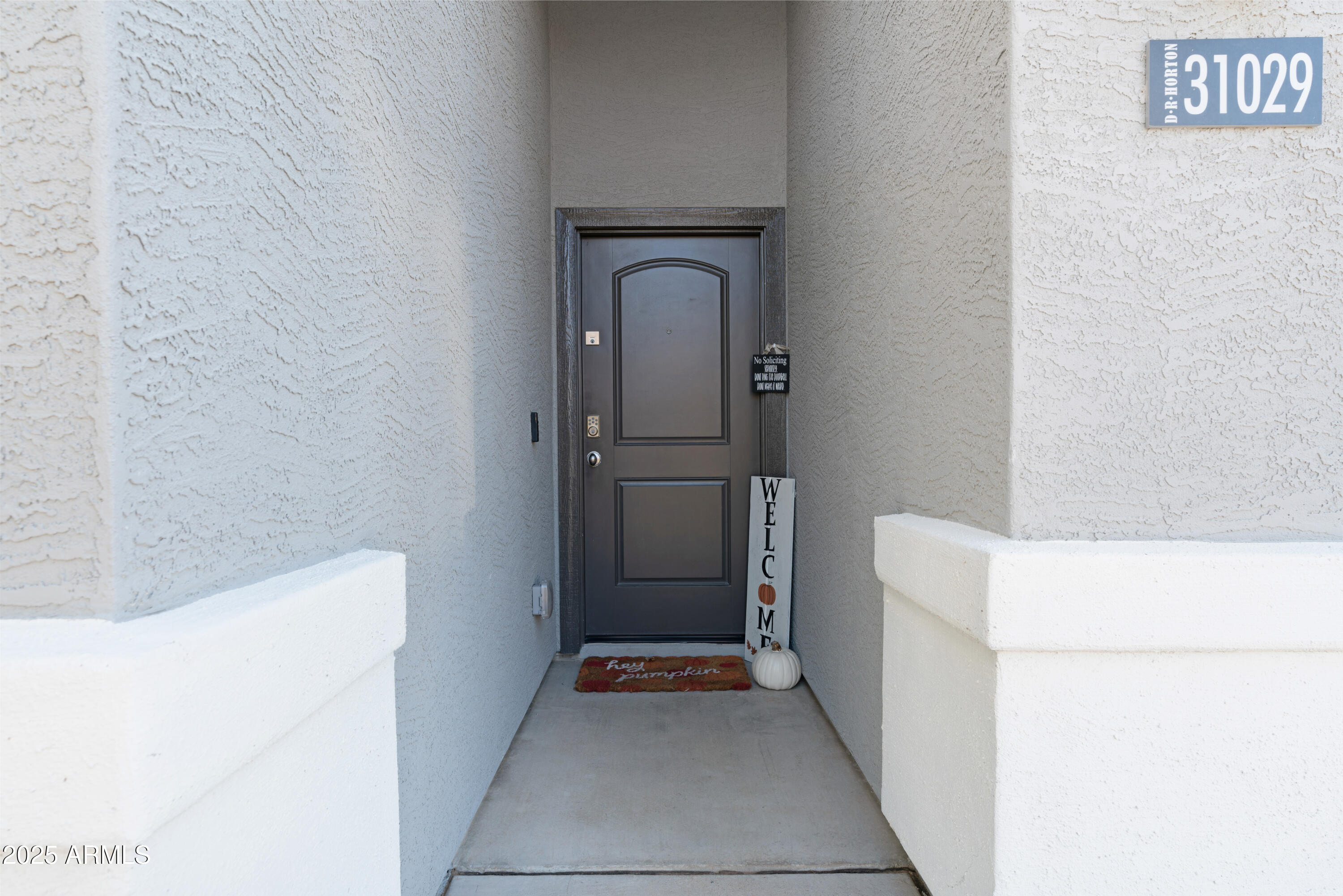 31029 W COLUMBUS Avenue