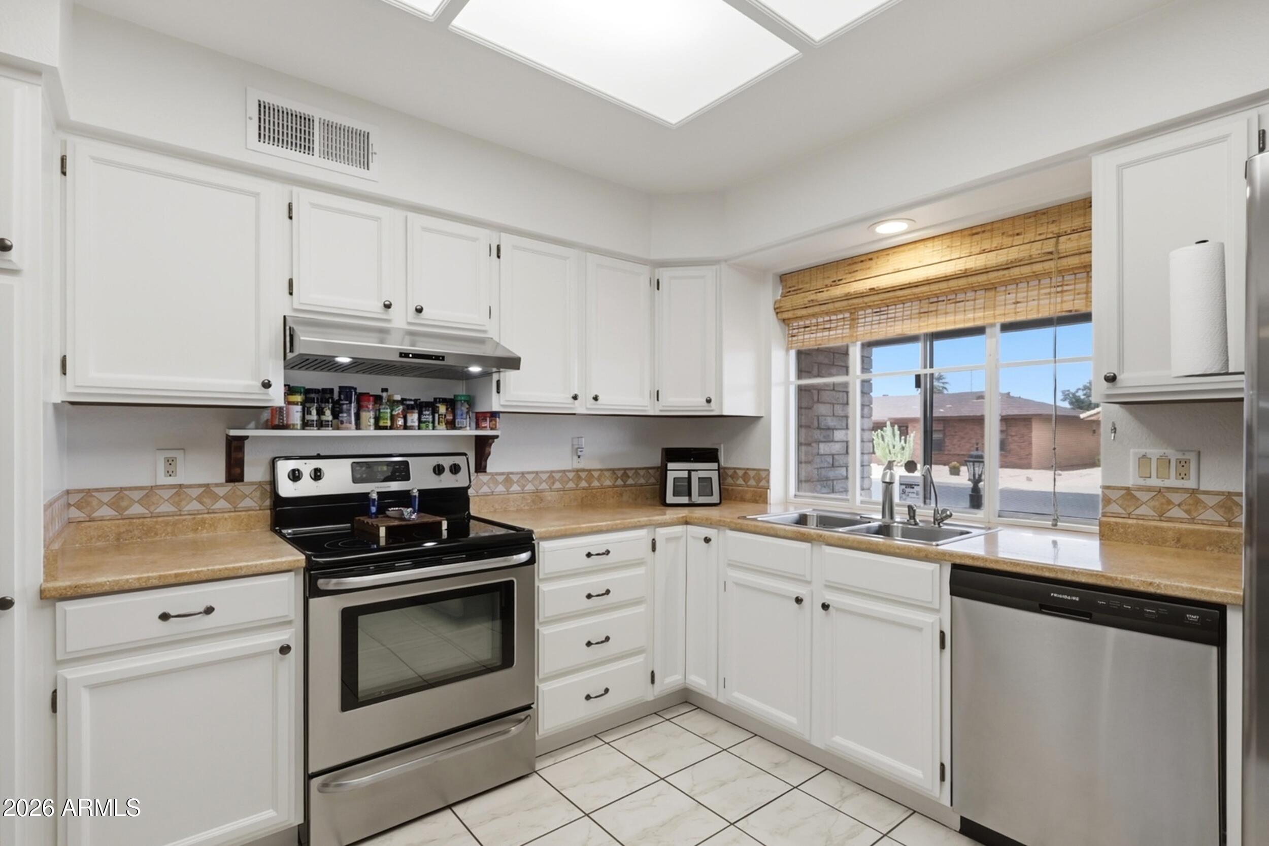 SUNLAND VILLAGE EAST 3 - Residential