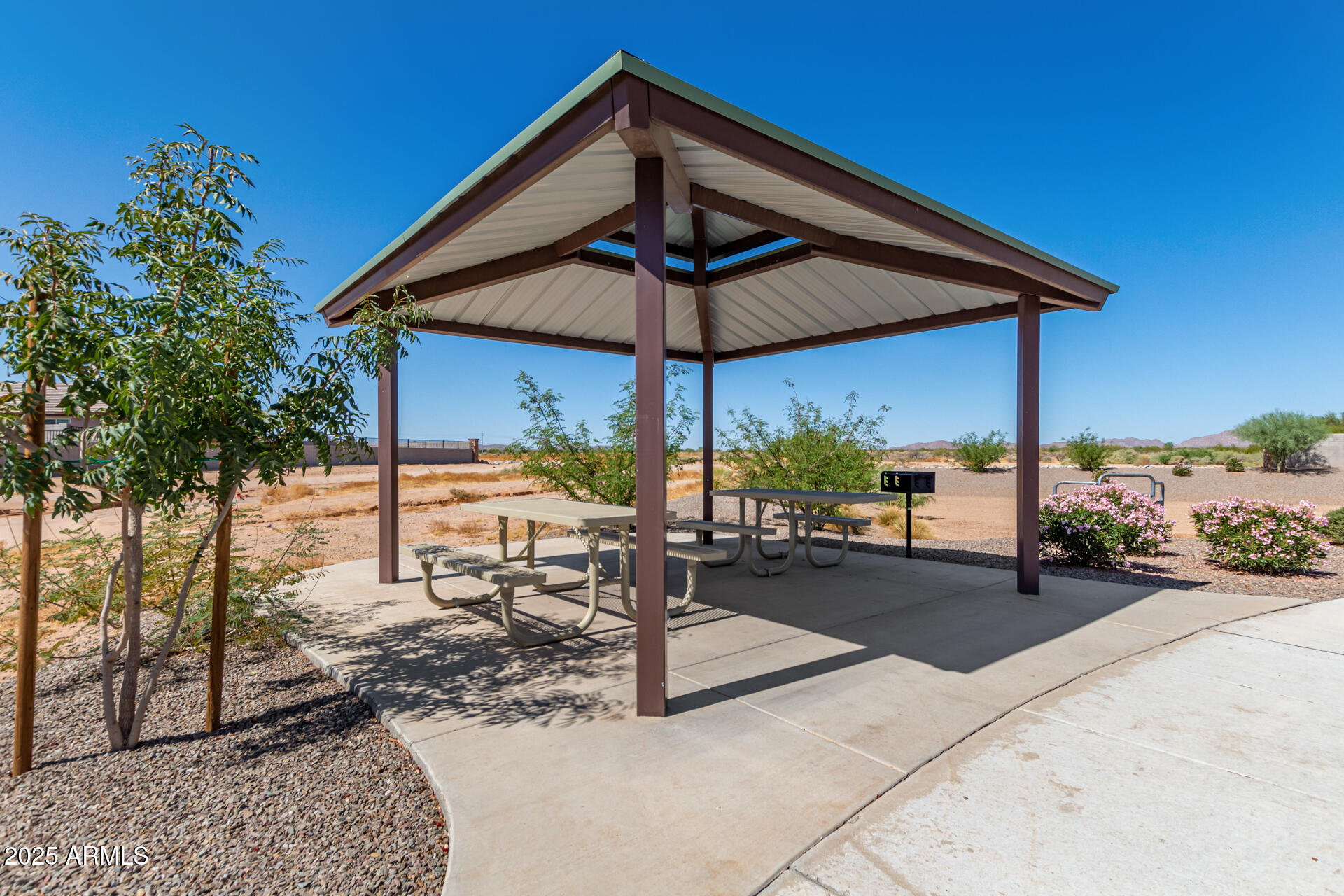 2823 N ARROYO GRANDE Avenue