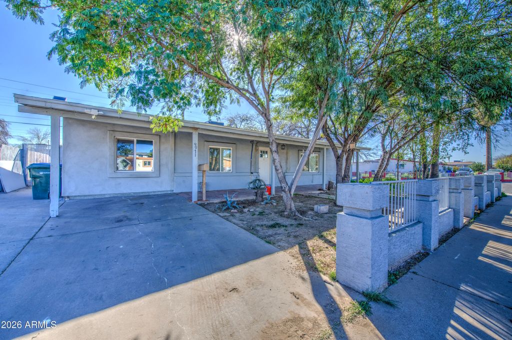 Photo of 6071 W Osborn Road, Phoenix, AZ 85033 (MLS # 6977482)