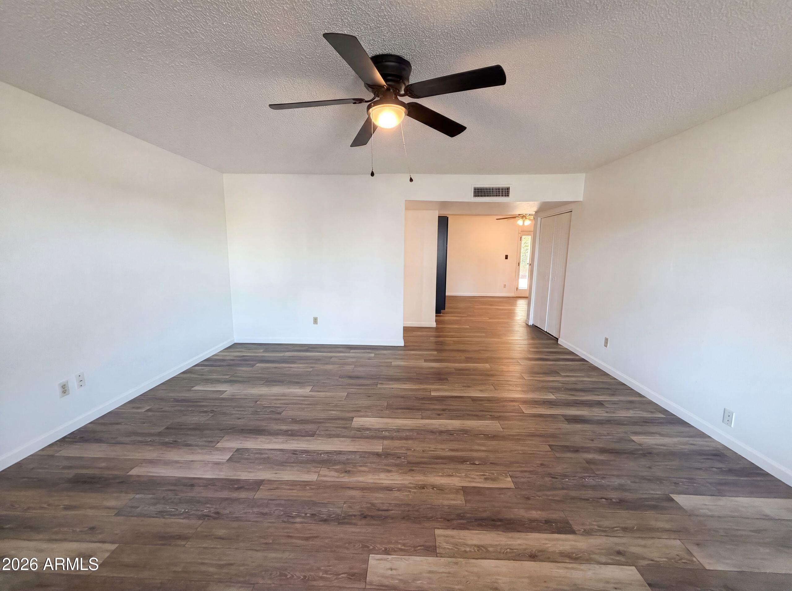 2115 W DANBURY Road