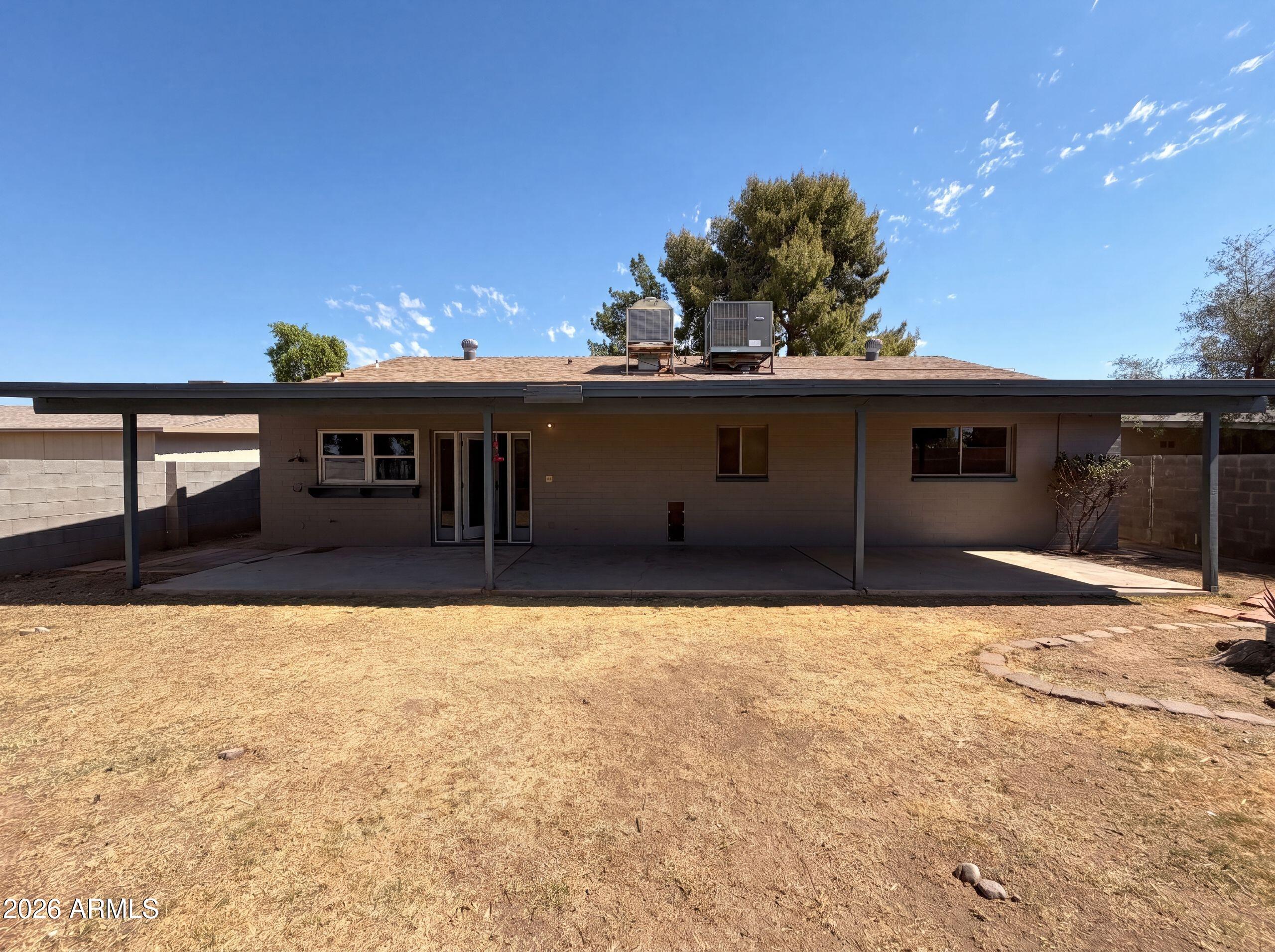 2115 W DANBURY Road