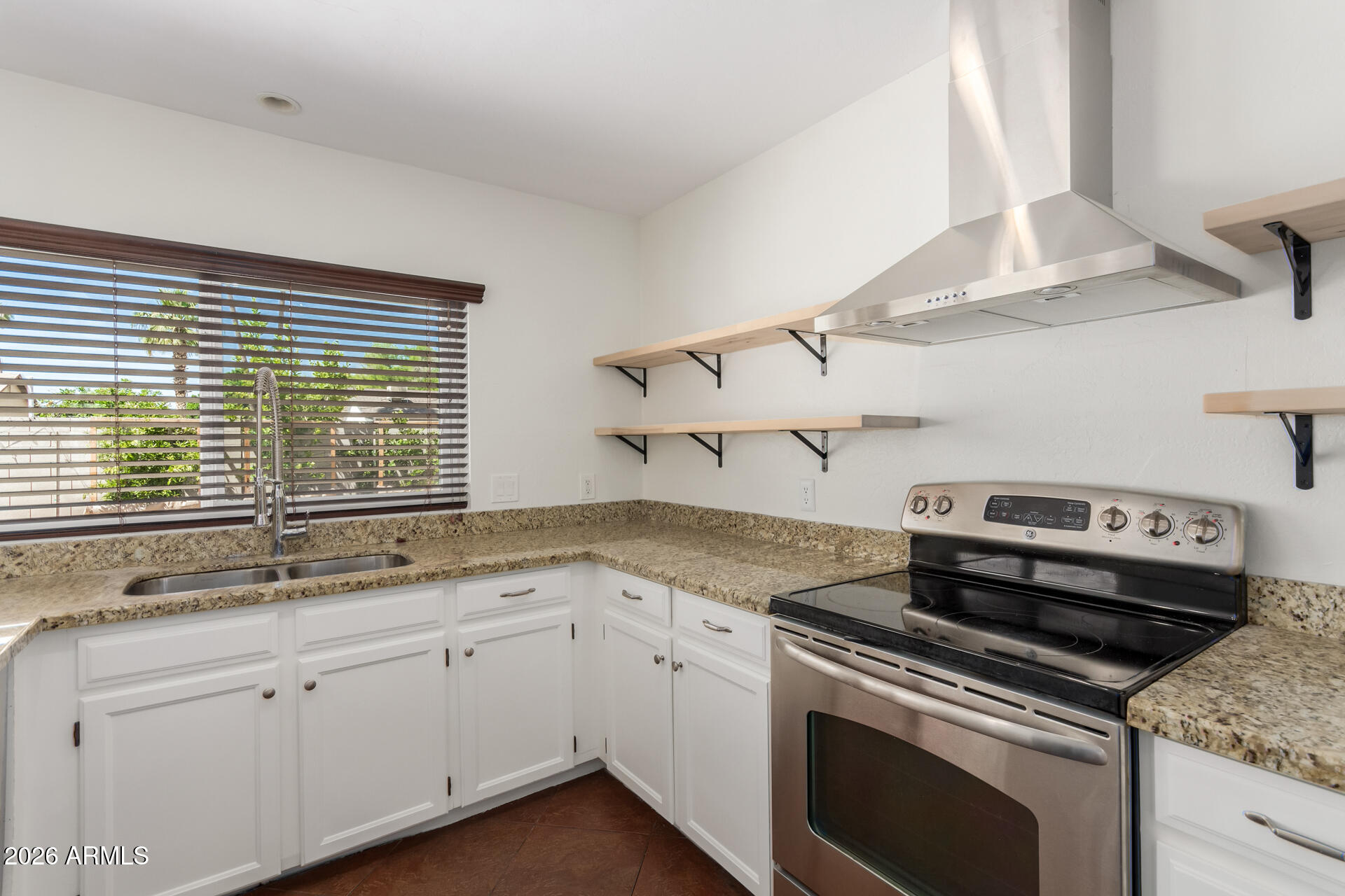 2218 W Palomino Drive