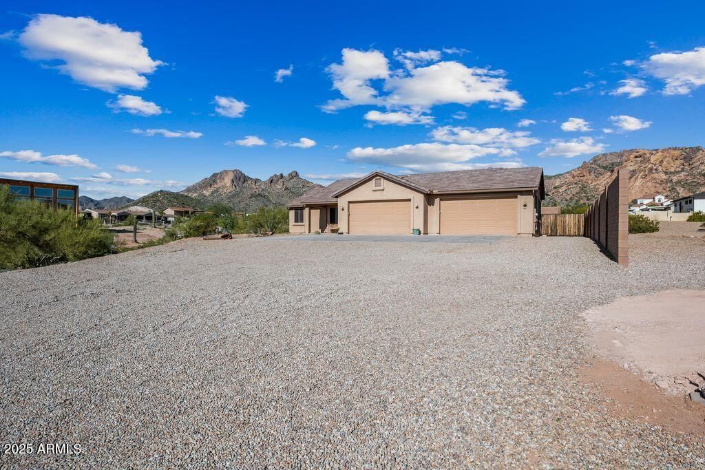 Photo of 86 E Moon Vista Street, Apache Junction, AZ 85119 (MLS # 6974980)