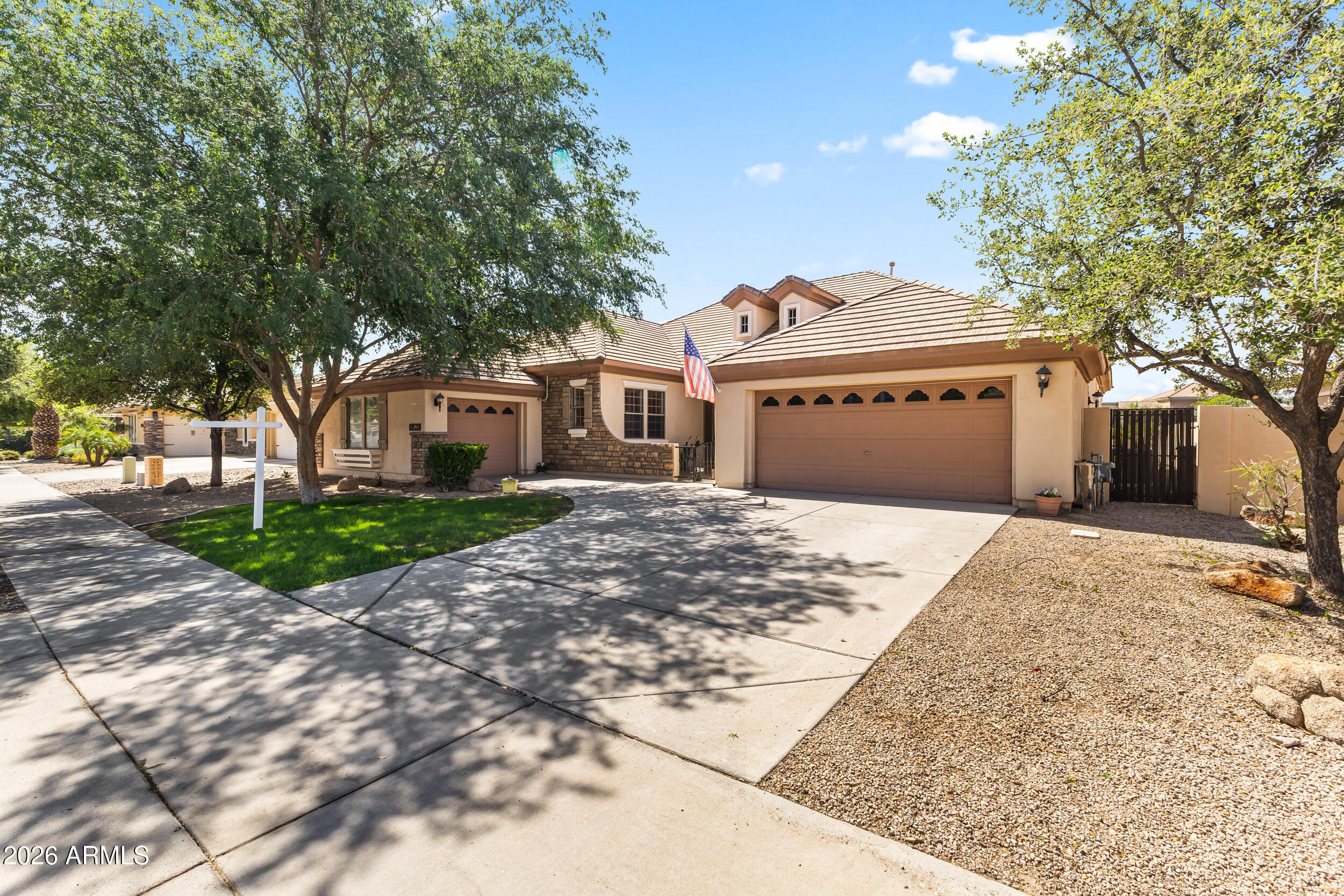 18539 E CARRIAGE Way