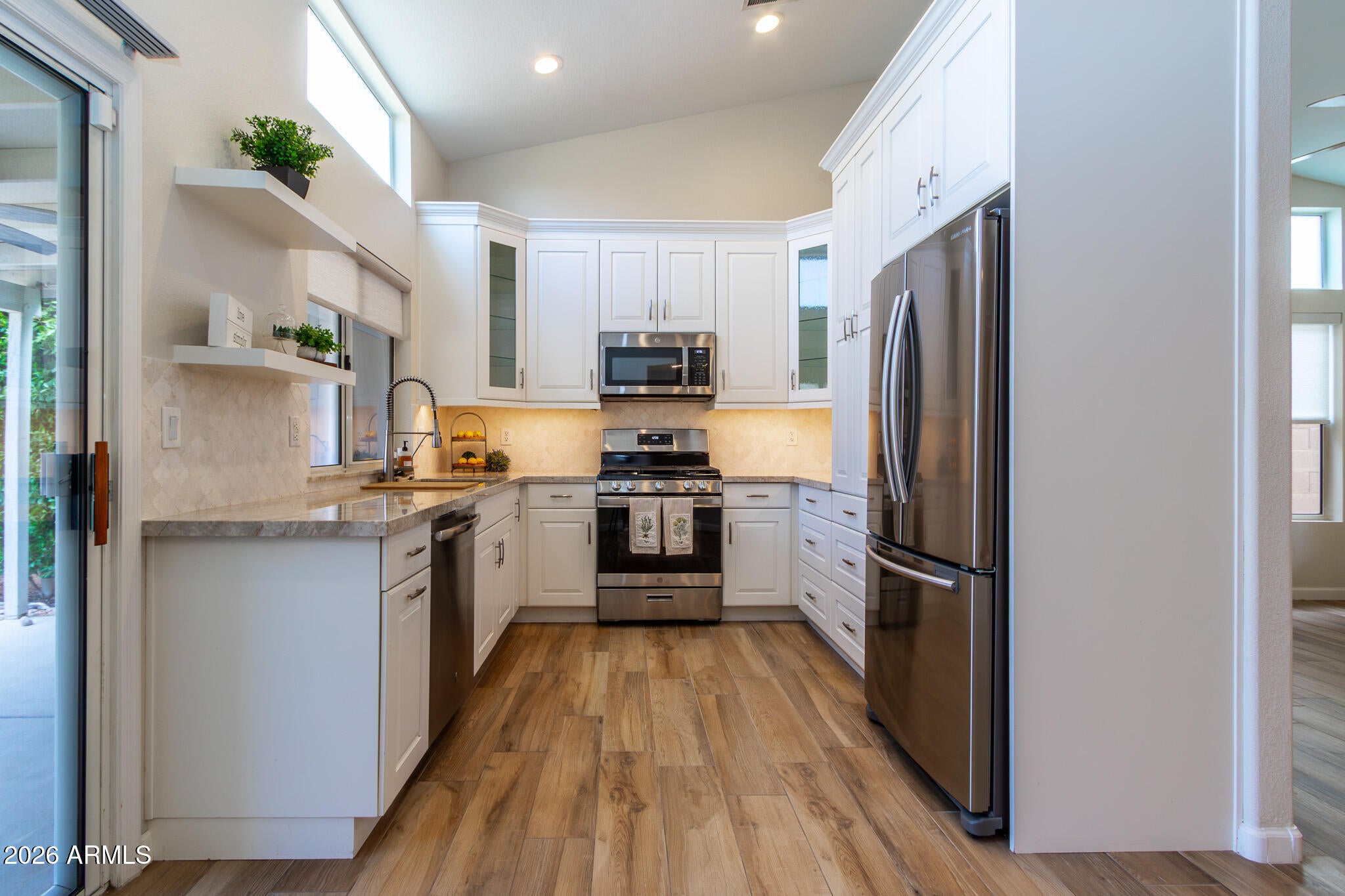 3226 E WAHALLA Lane