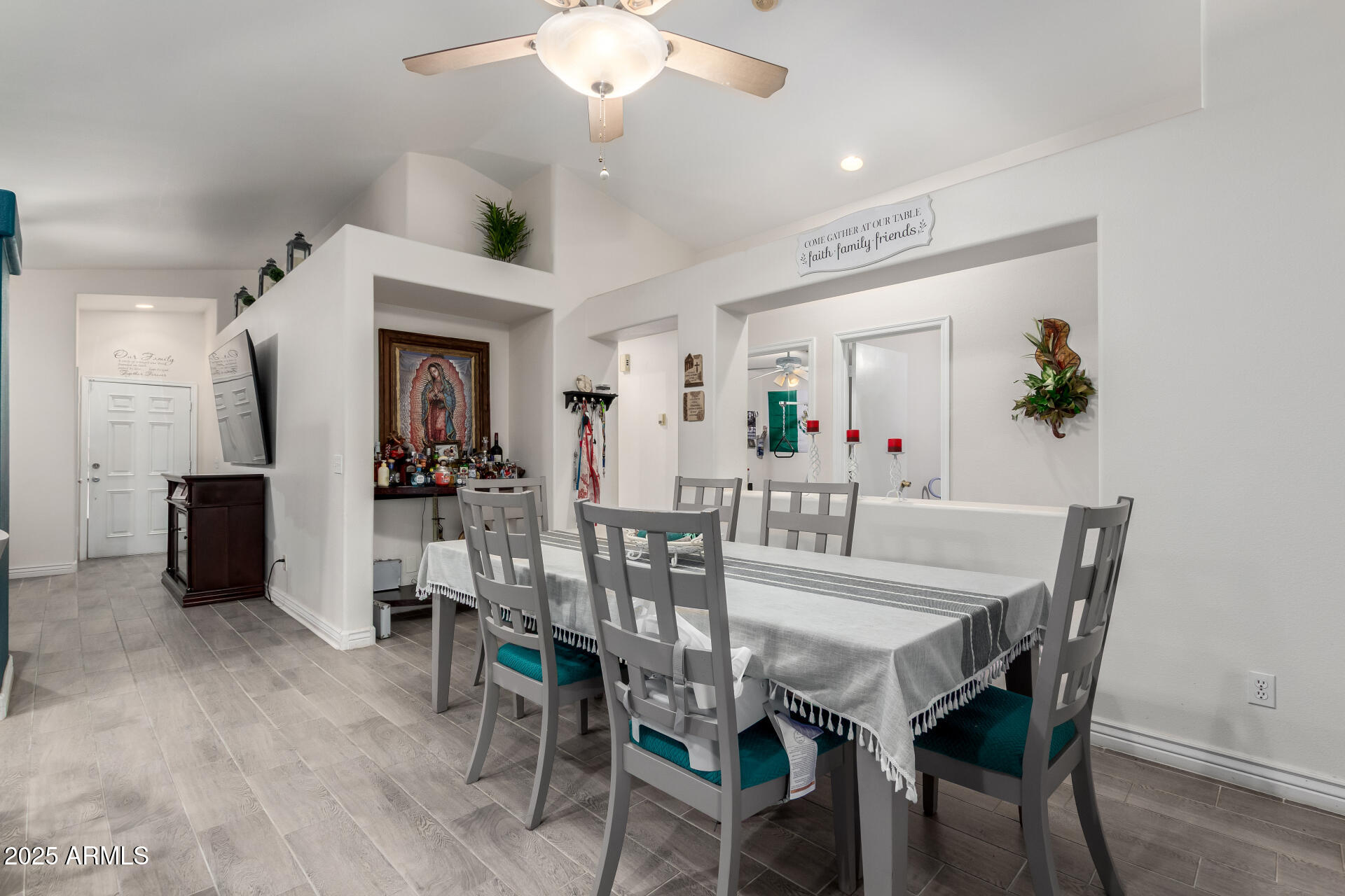 10509 W READE Avenue