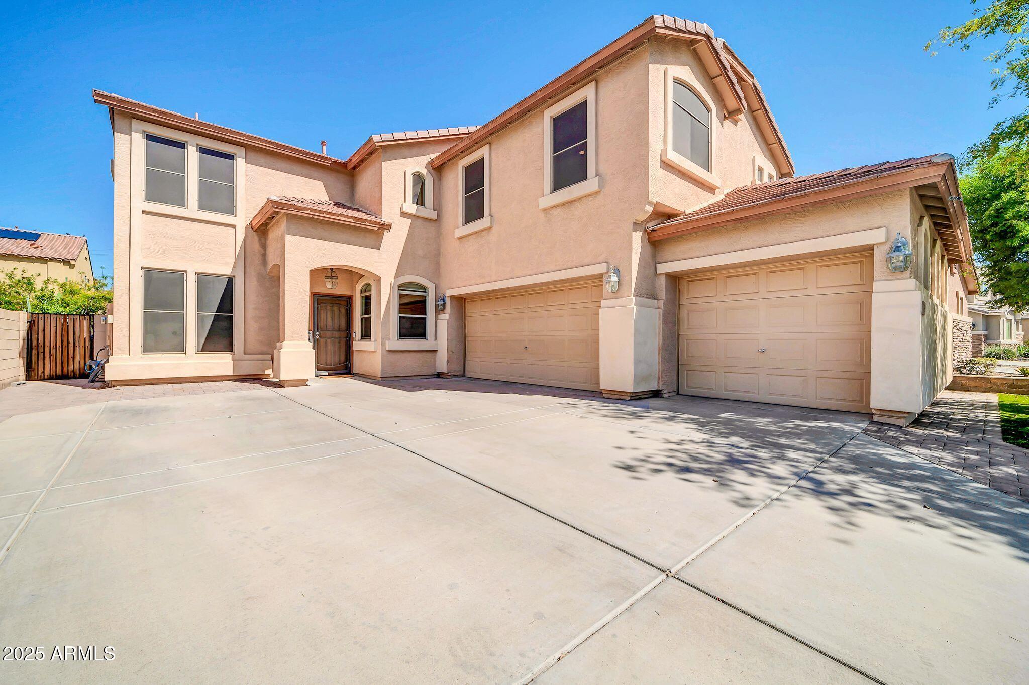 2512 E BEAR CREEK Lane