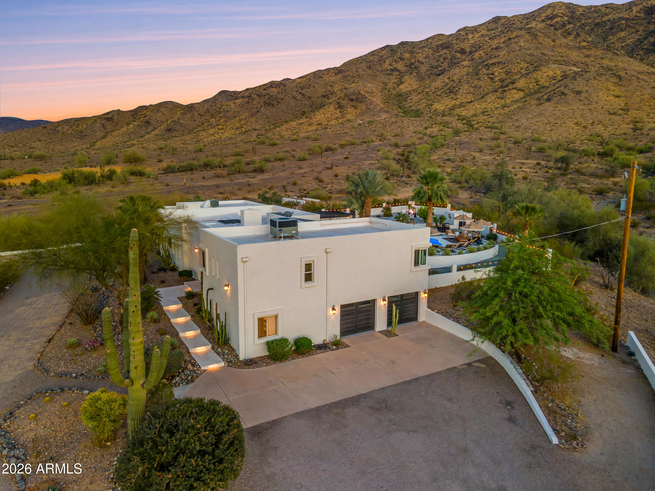 2449 W SUNRISE Drive