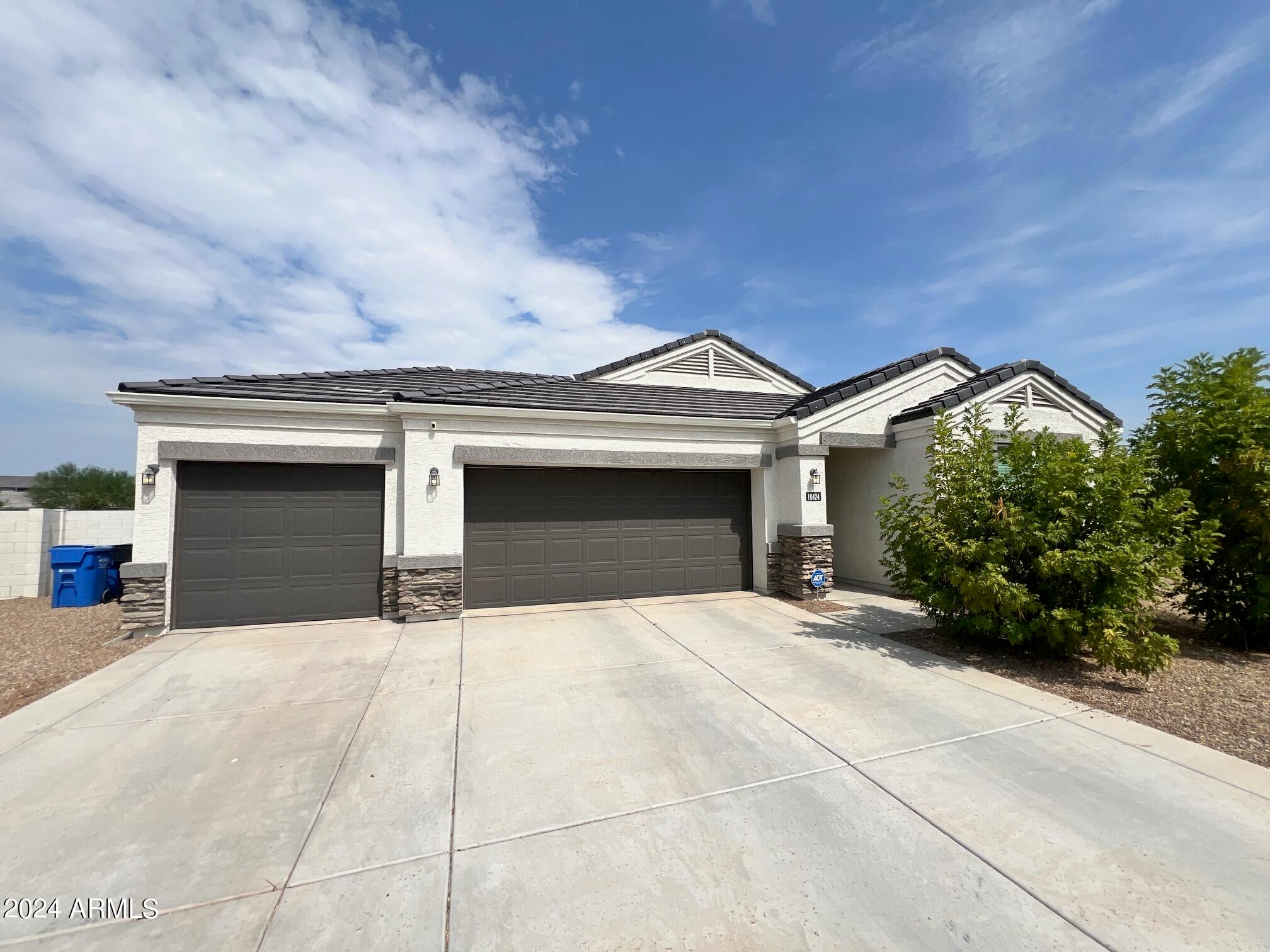 10424 S 54TH Lane