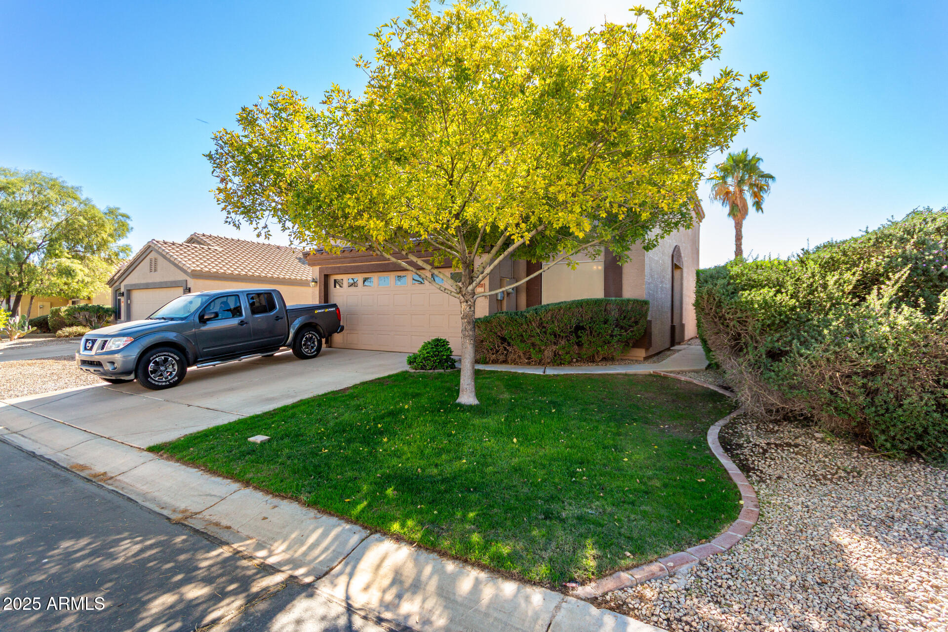 5733 E FLOWING Spring