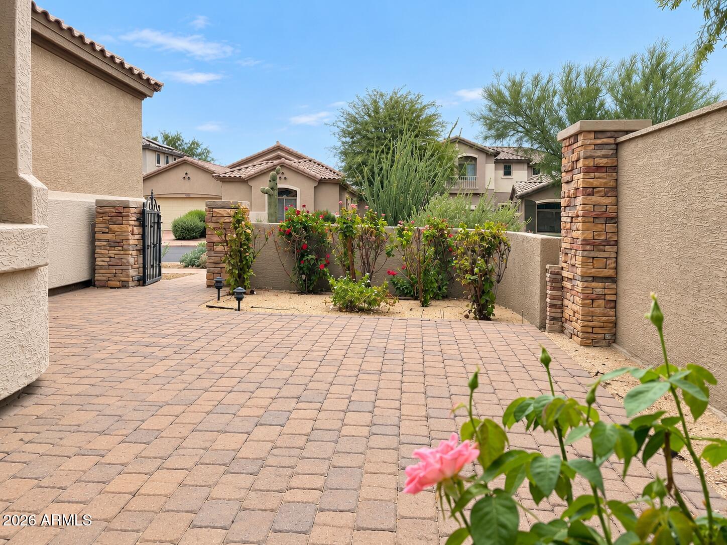 3022 W SENTINEL ROCK Road