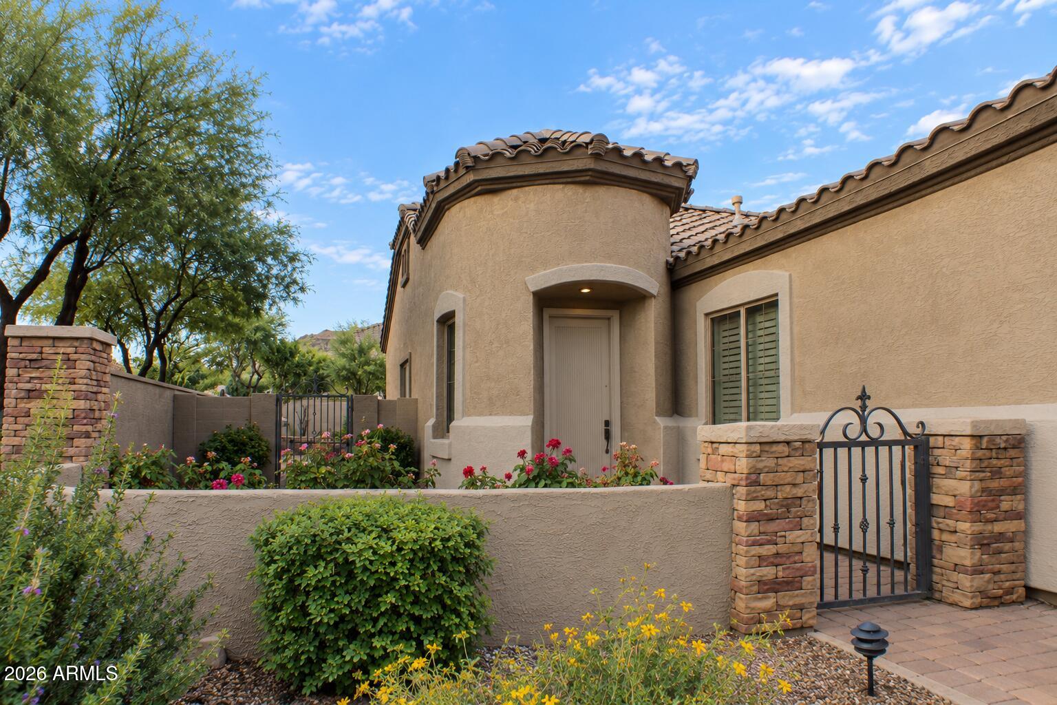 3022 W SENTINEL ROCK Road