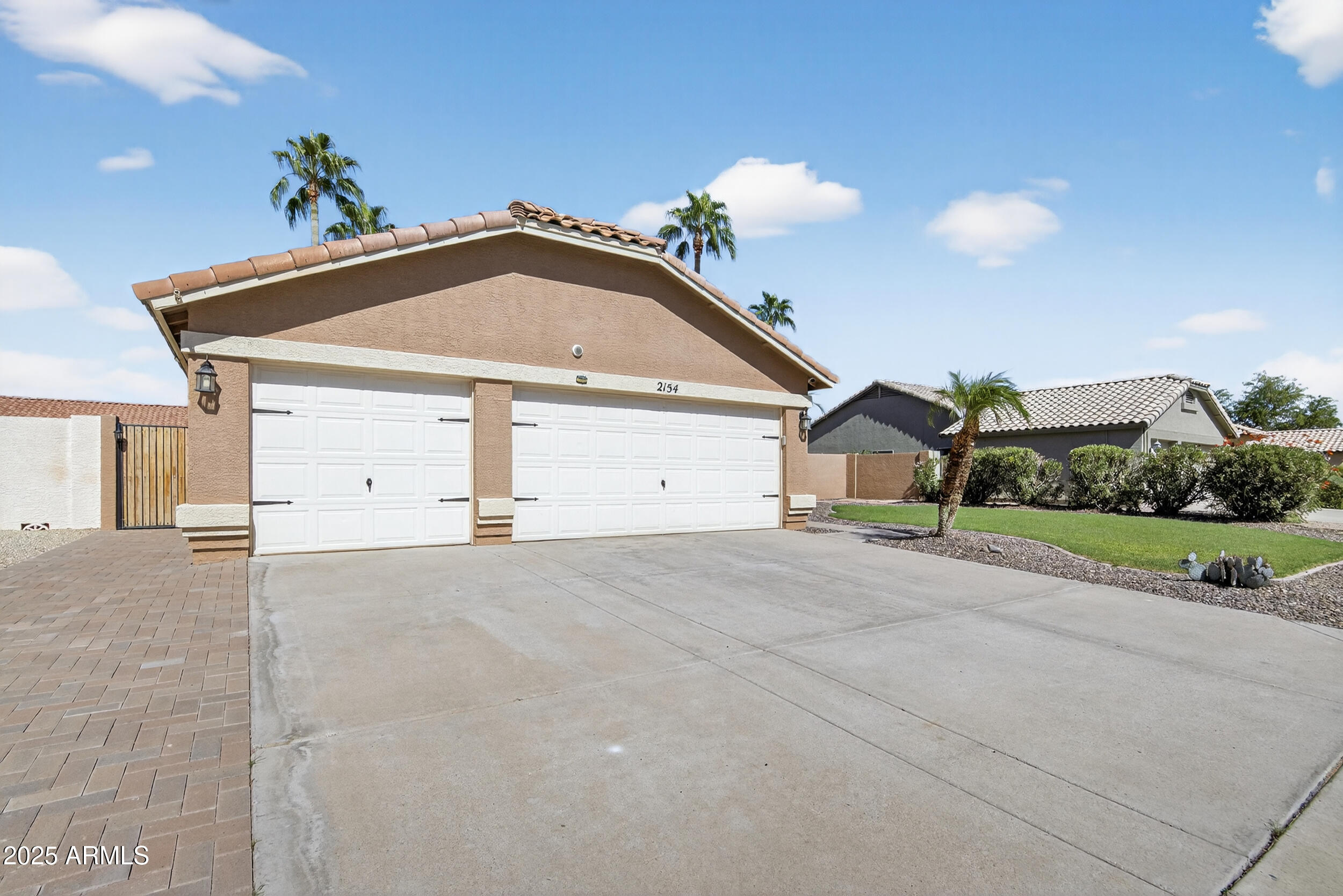 2154 E TEMPLE Court