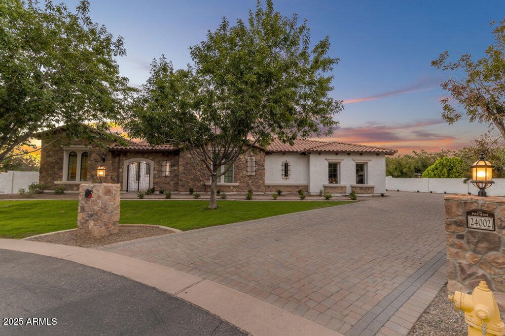 Photo of 24002 S 201st Court, Queen Creek, AZ 85142 (MLS # 6931486)