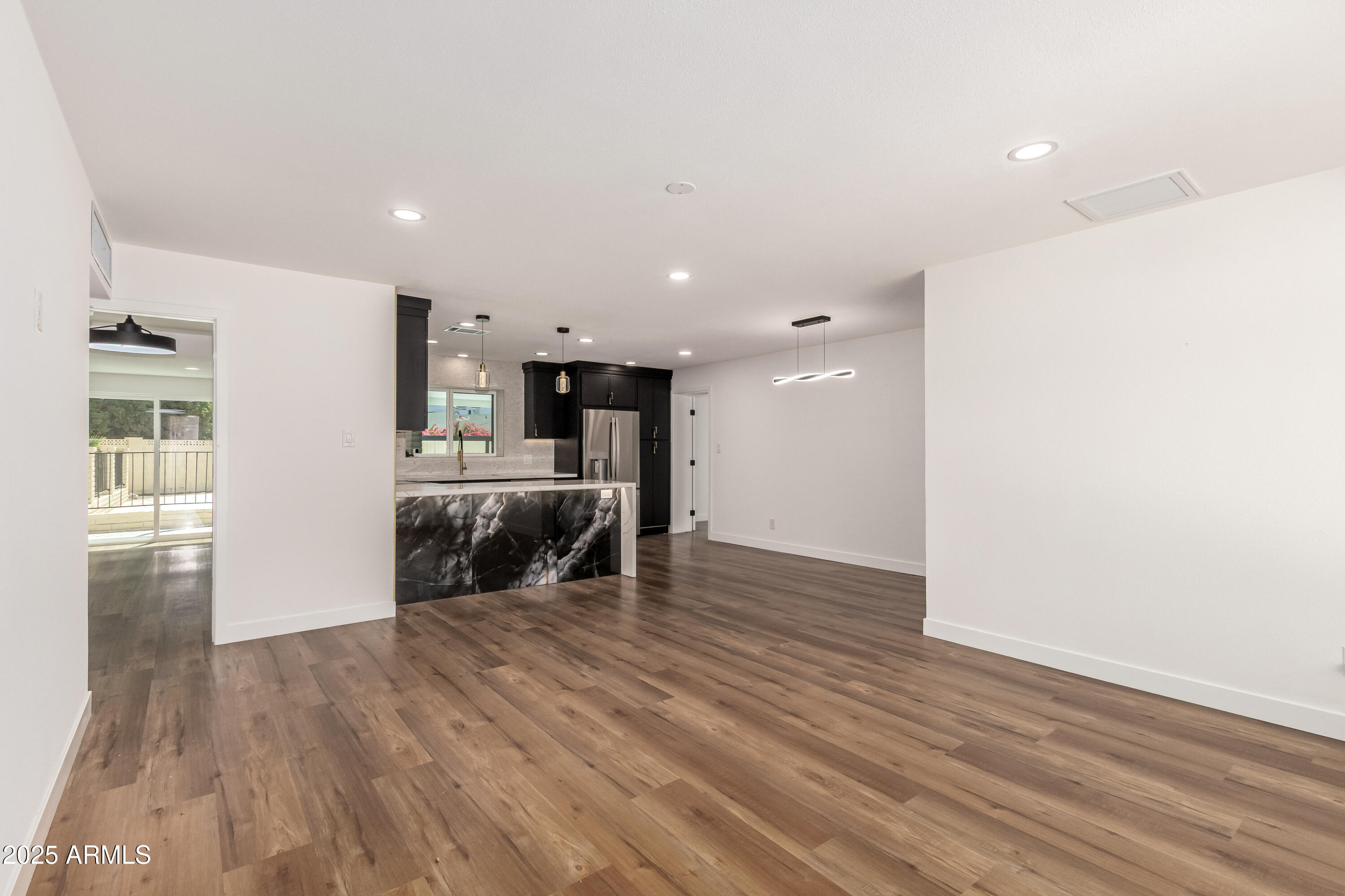 3707 E AMELIA Avenue