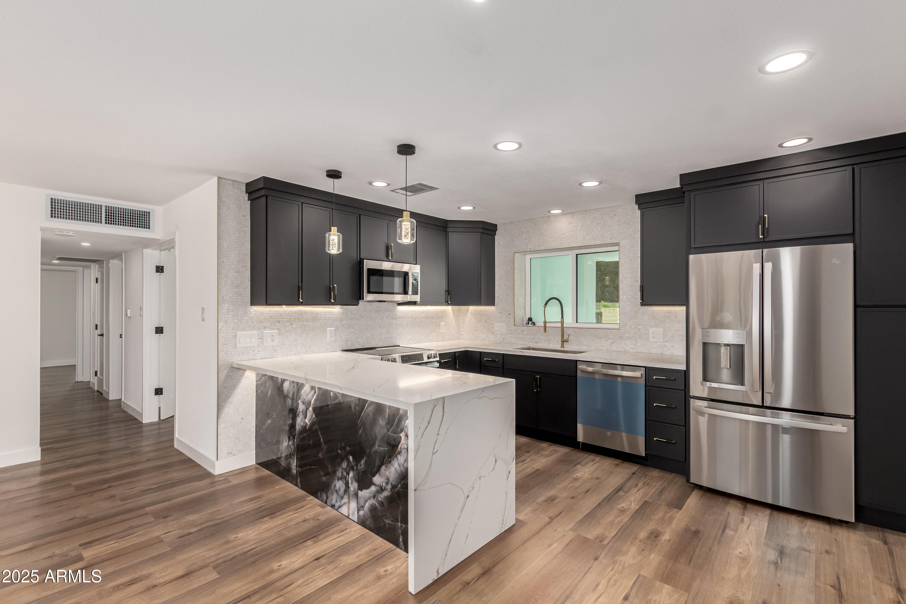 3707 E AMELIA Avenue